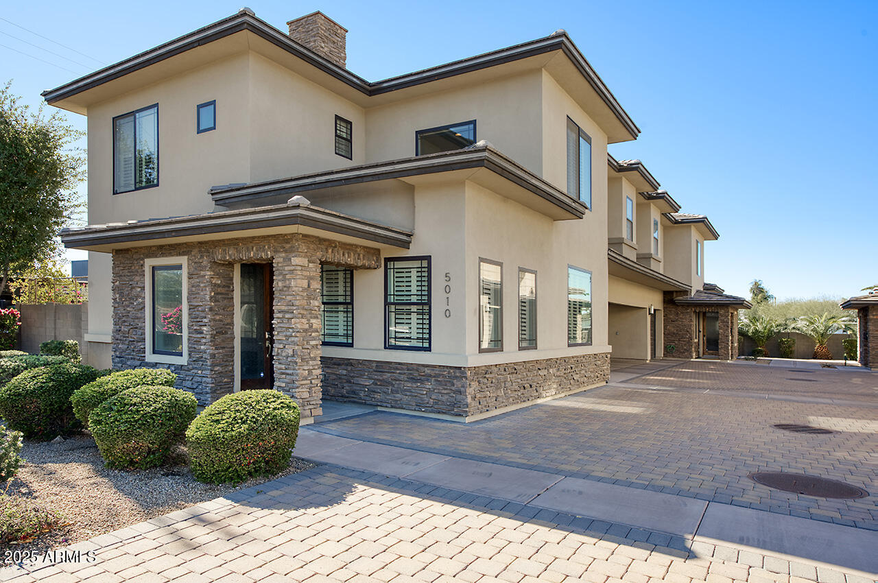 5010 N 34TH Street 3, Phoenix, AZ 85018 — Photo 1 of 28