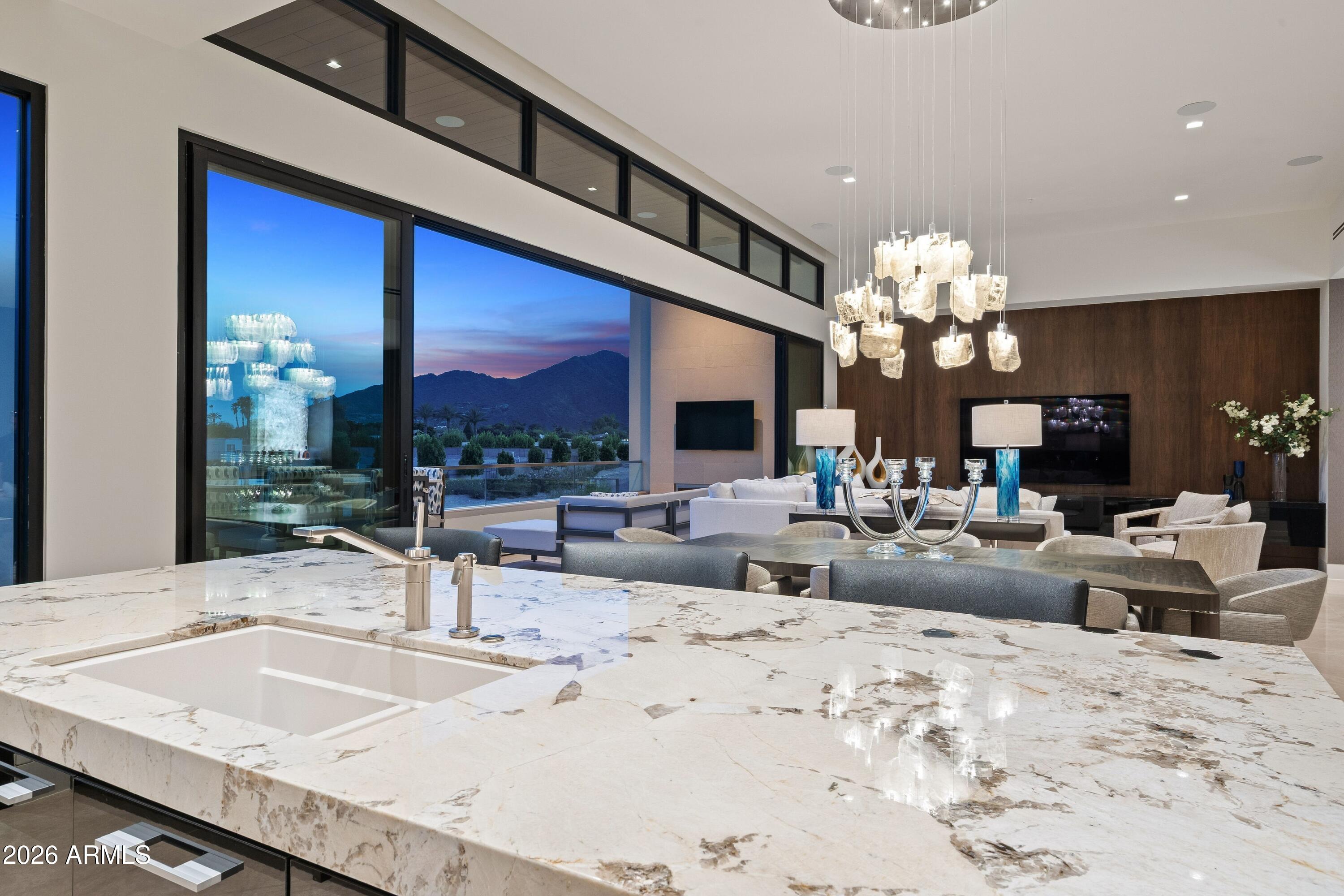 6587 N PALMERAIE Boulevard 2046, Paradise Valley, AZ 85253 — Photo 1 of 55