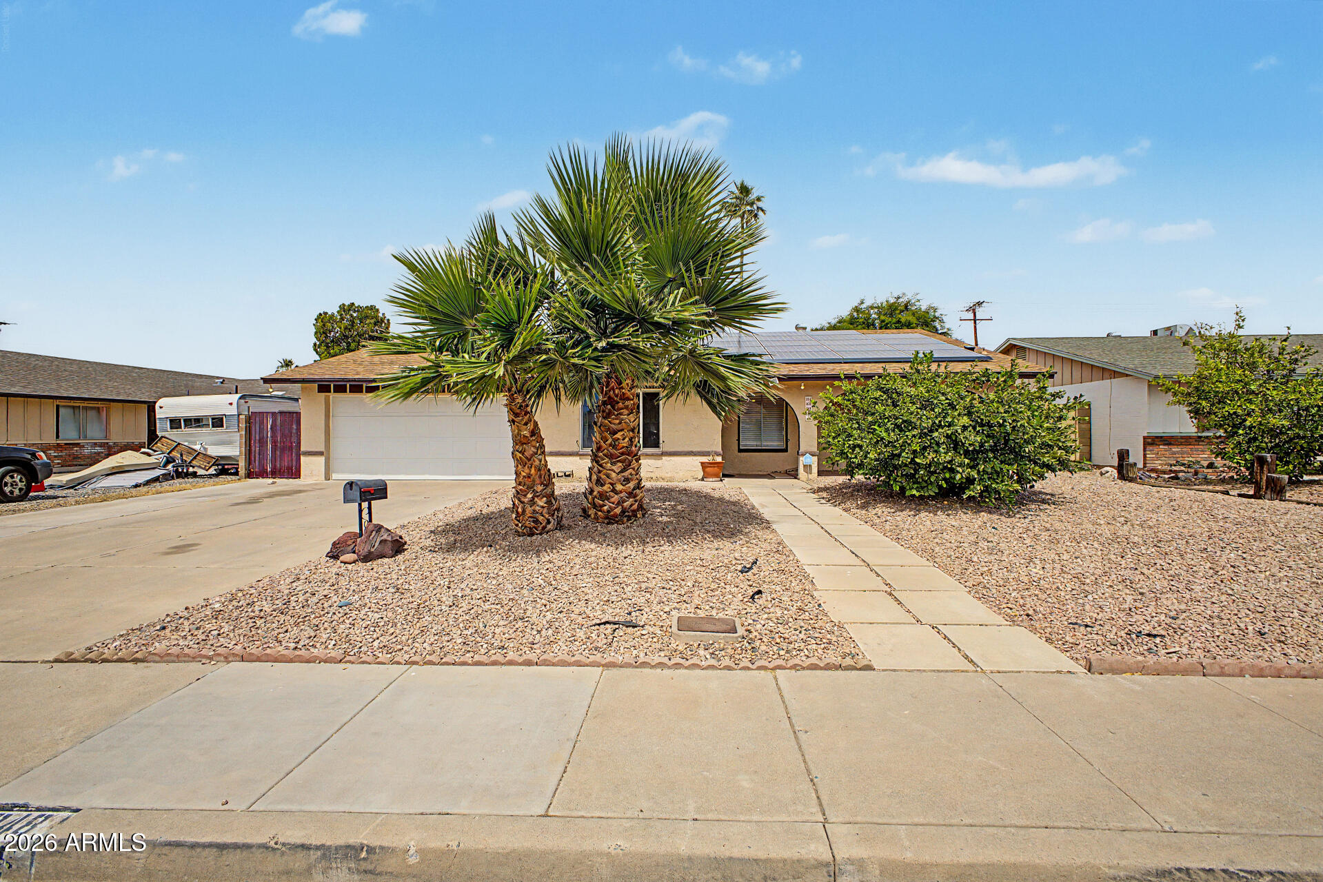 3048 W ACOMA Drive, Phoenix, AZ 85053 — Photo 1 of 24