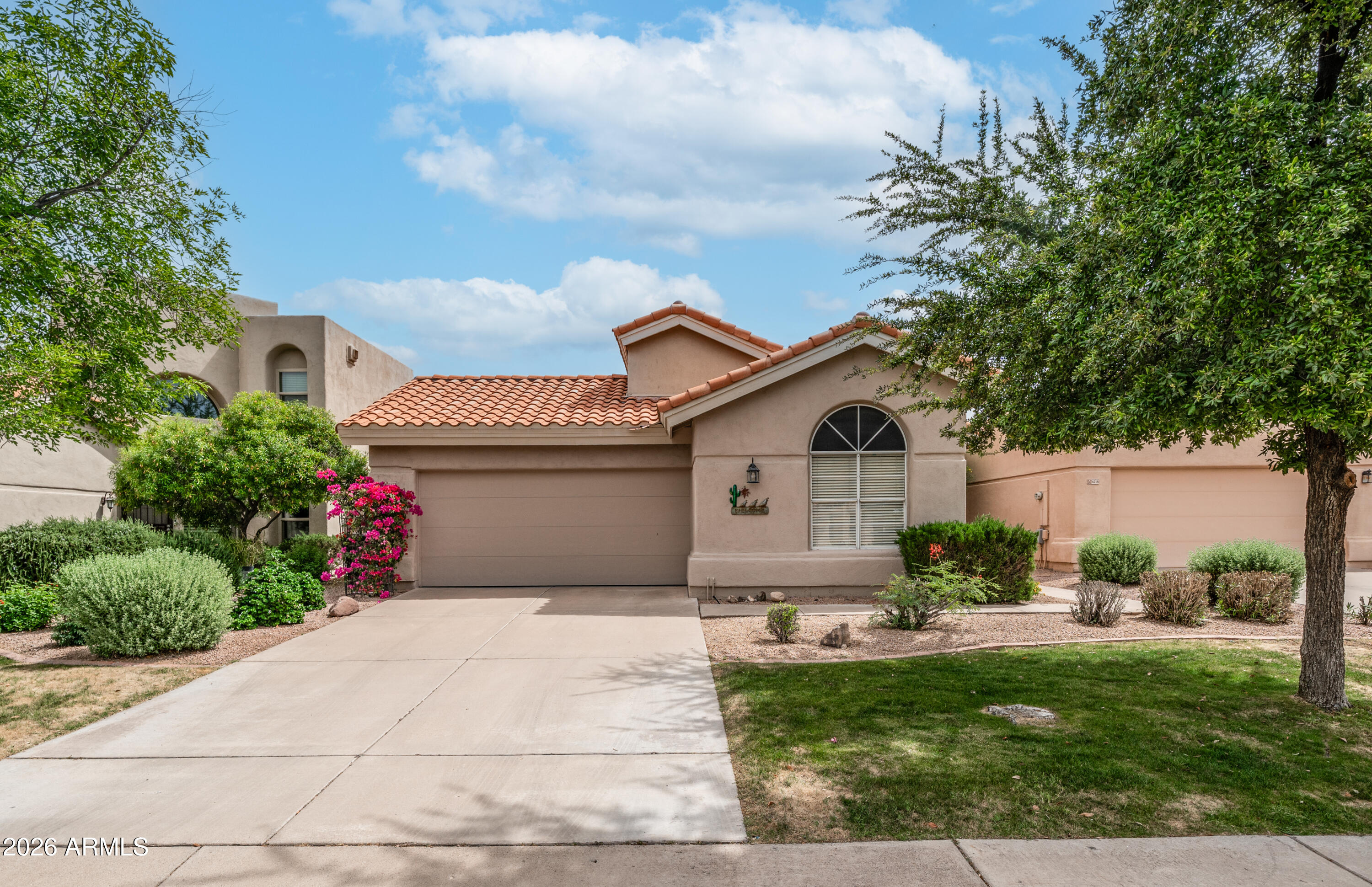 6712 E SADDLEBACK Circle, Mesa, AZ 85215 — Photo 1 of 41