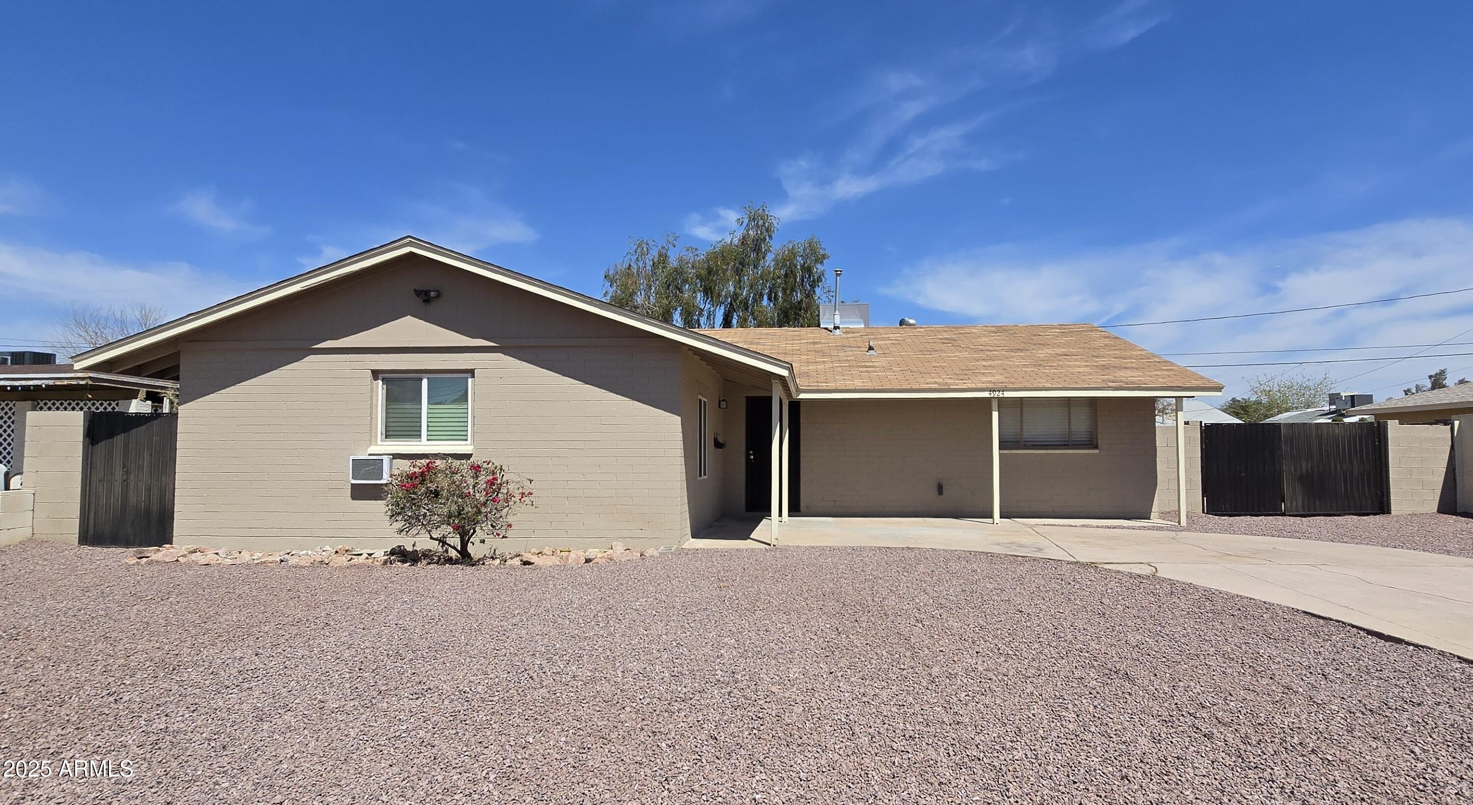 4924 W CATALINA Drive, Phoenix, AZ 85031 — Photo 1 of 26