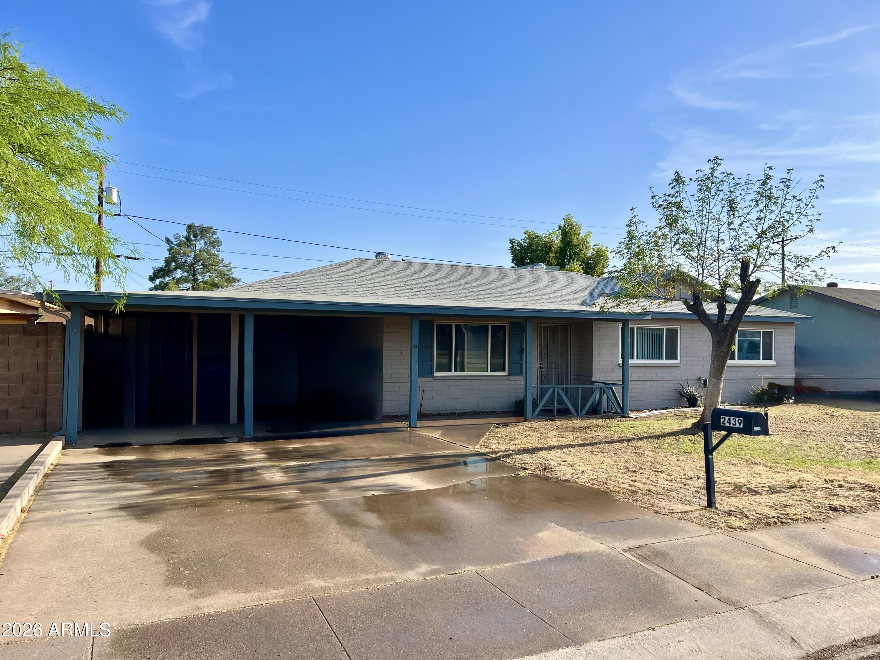 2439 W FREEWAY Lane, Phoenix, AZ 85021 — Photo 1 of 28