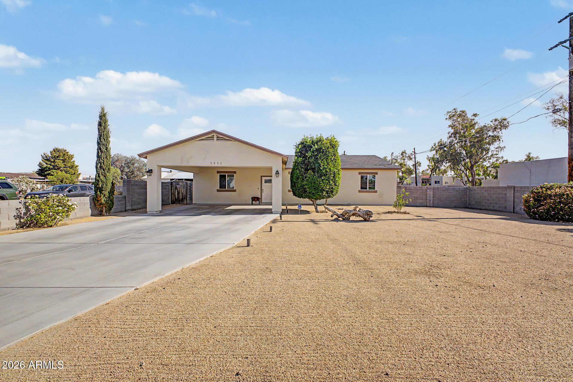 2901 E PARADISE Lane, Phoenix, AZ 85032 — Photo 1 of 25