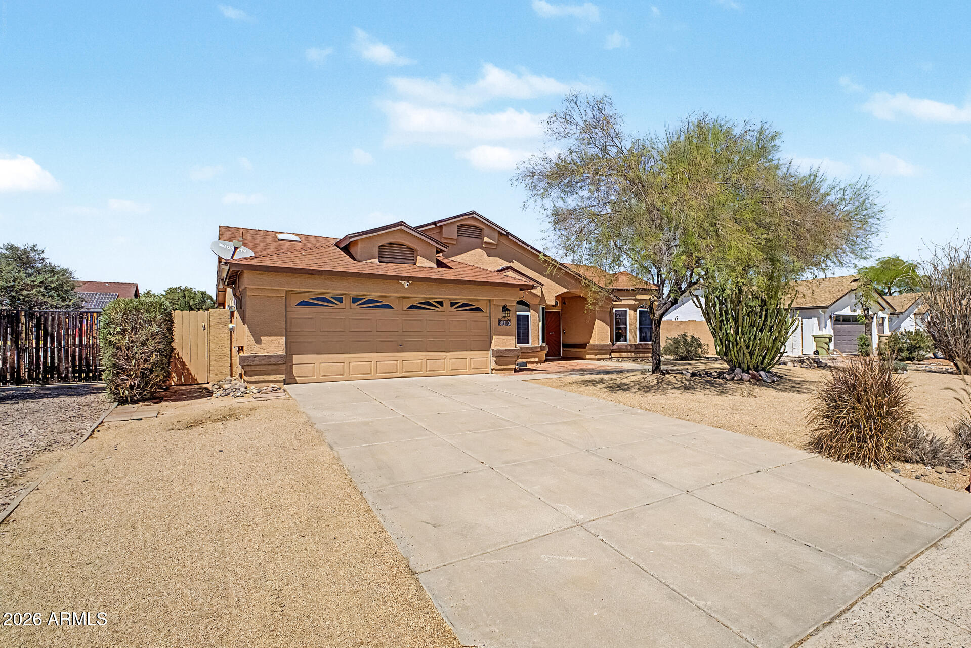 6138 W PARADISE Lane, Glendale, AZ 85306 — Photo 1 of 31