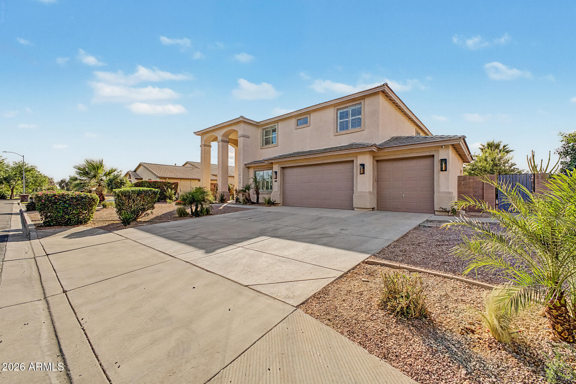 15238 W BECKER Lane, Surprise, AZ 85379 — Photo 1 of 31