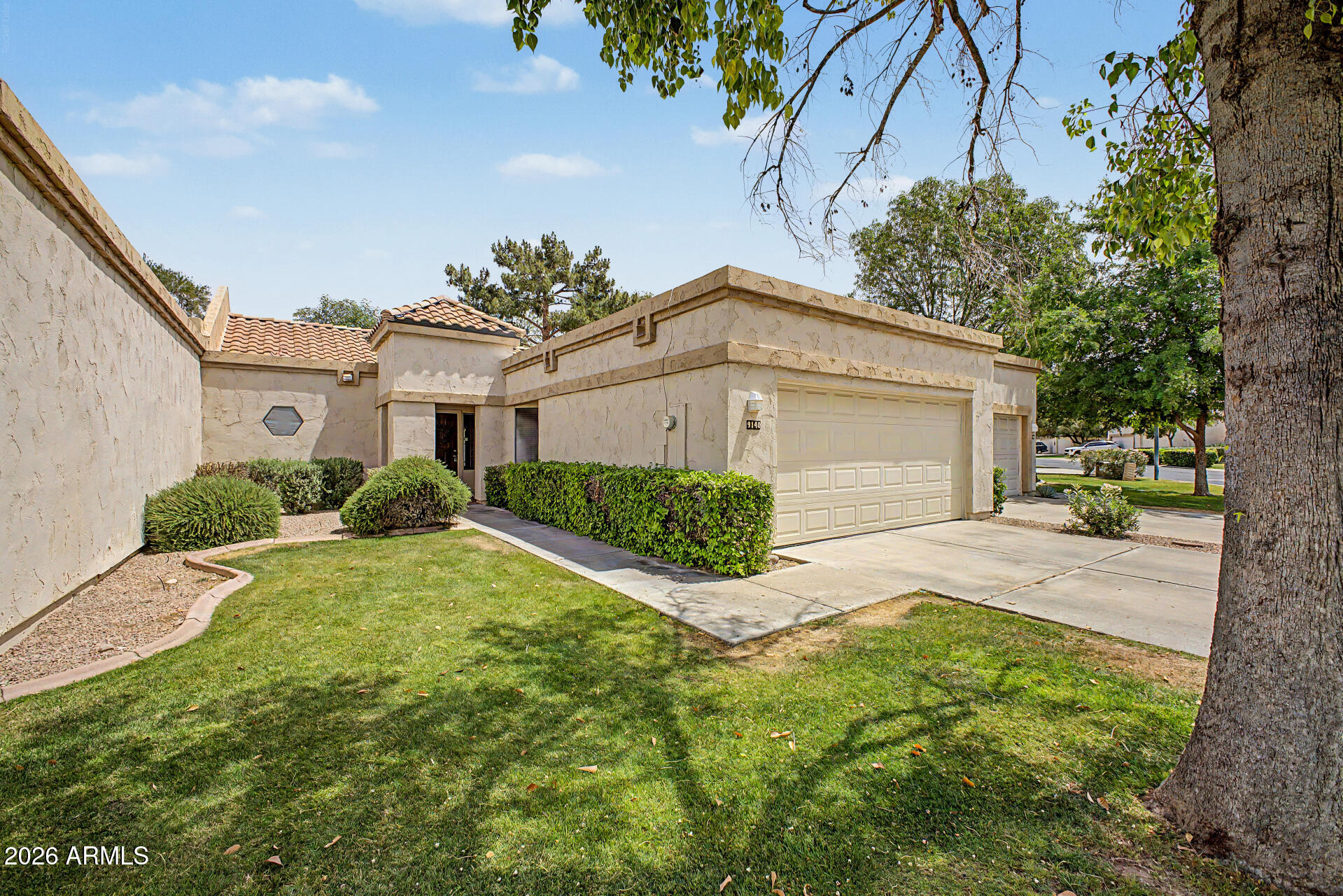 9140 W KIMBERLY Way, Peoria, AZ 85382 — Photo 1 of 25