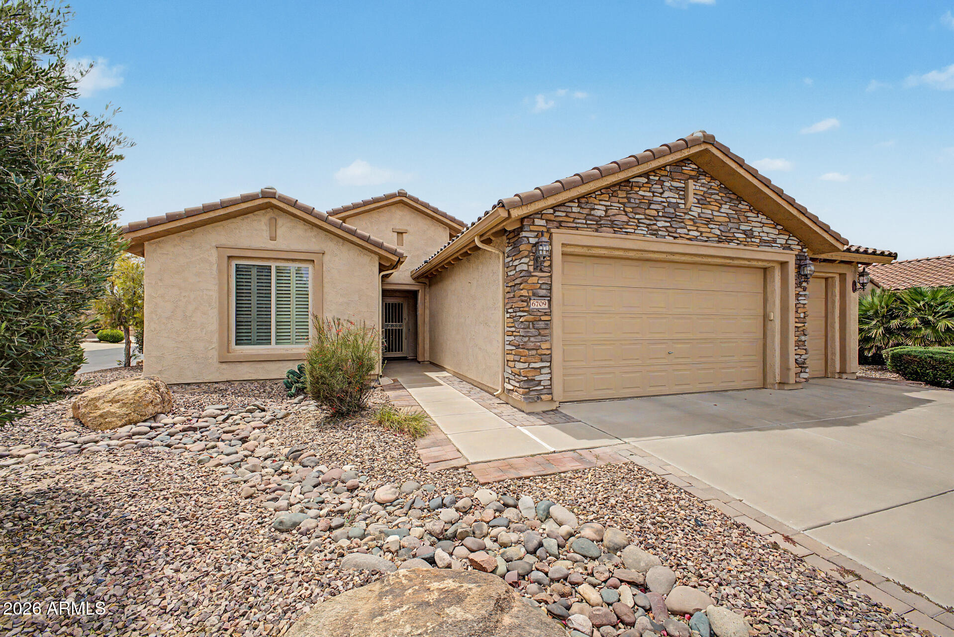 6709 W WILLOW Way, Florence, AZ 85132 — Photo 1 of 60