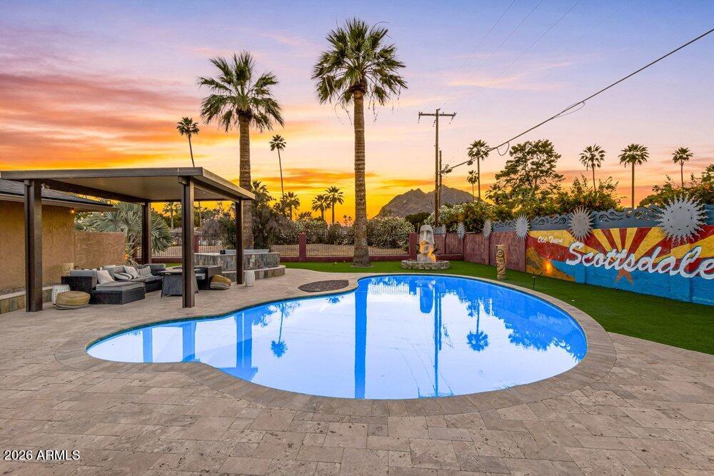6802 E PARADISE Parkway, Scottsdale, AZ 85251 — Photo 1 of 113