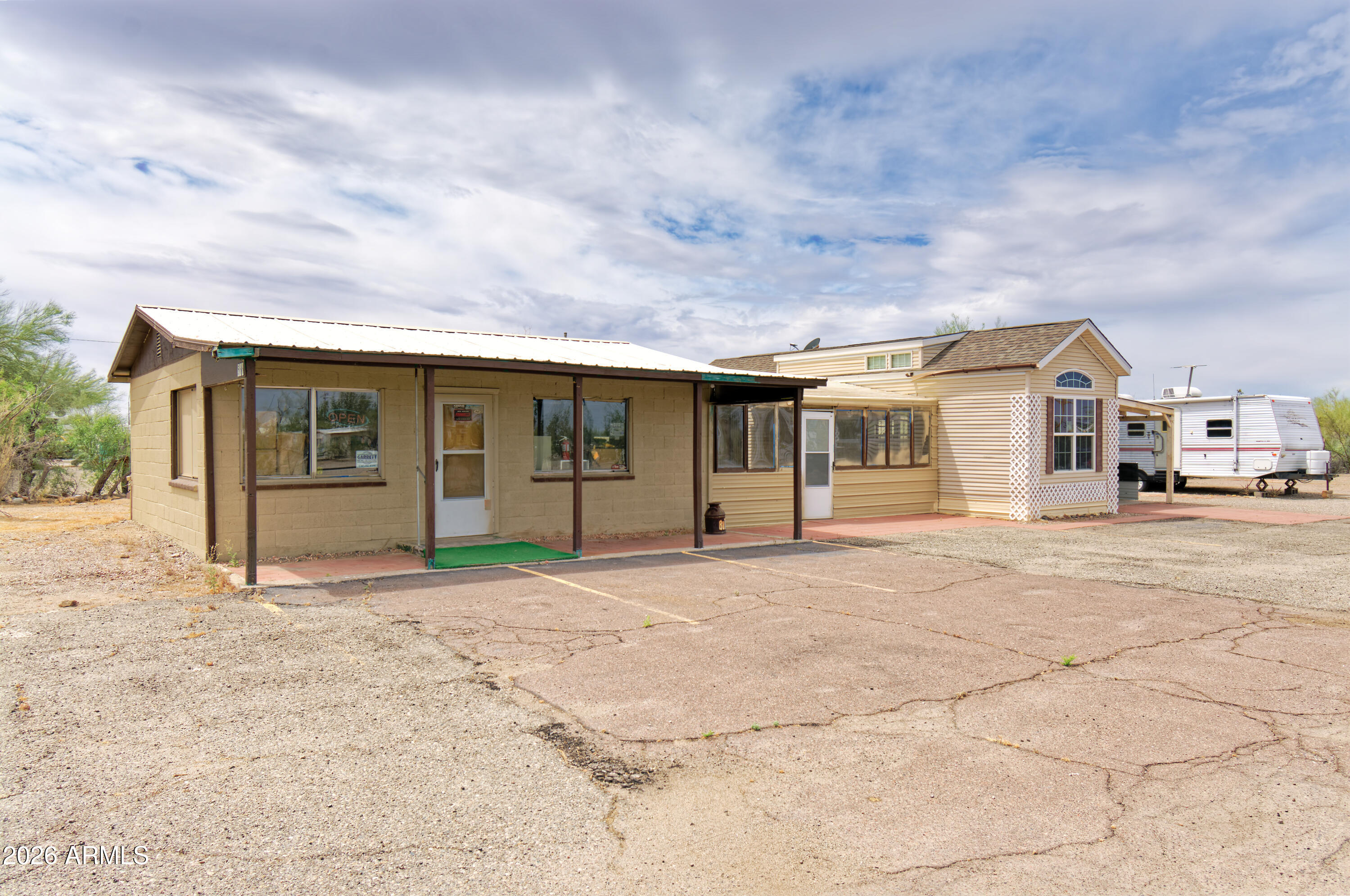 566 N CENTRAL Boulevard, Quartzsite, AZ 85346 — Photo 1 of 37