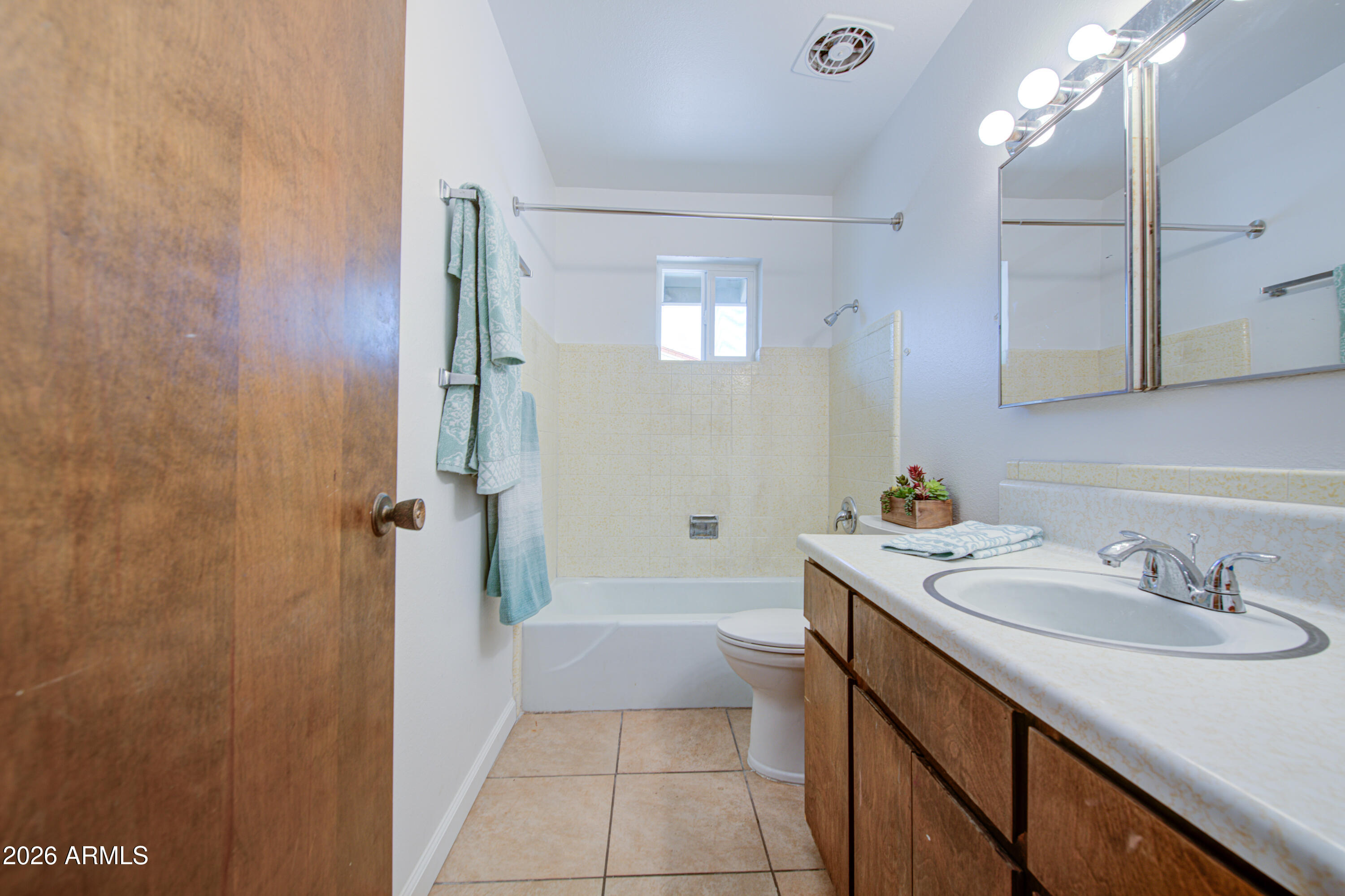650 N RENNICK Drive, Apache Junction, AZ 85120 — Photo 1 of 36