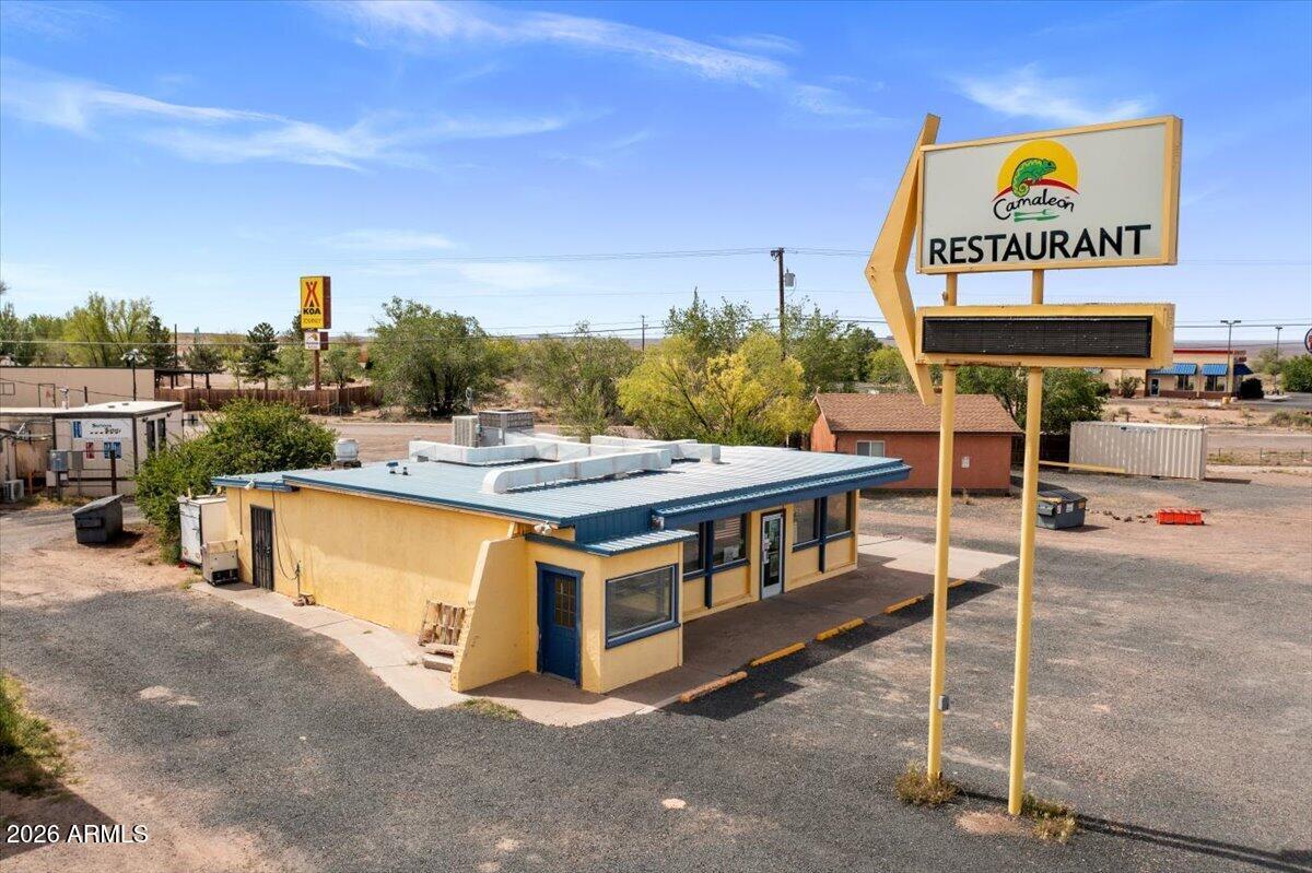 2102 NAVAJO Boulevard, Holbrook, AZ 86025 — Photo 1 of 20