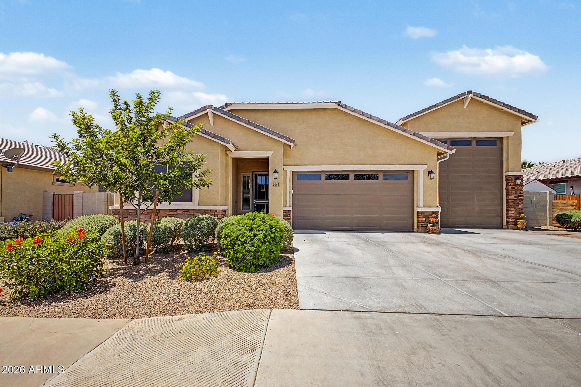 2493 N CASA GRANDE Avenue, Casa Grande, AZ 85122 — Photo 1 of 41