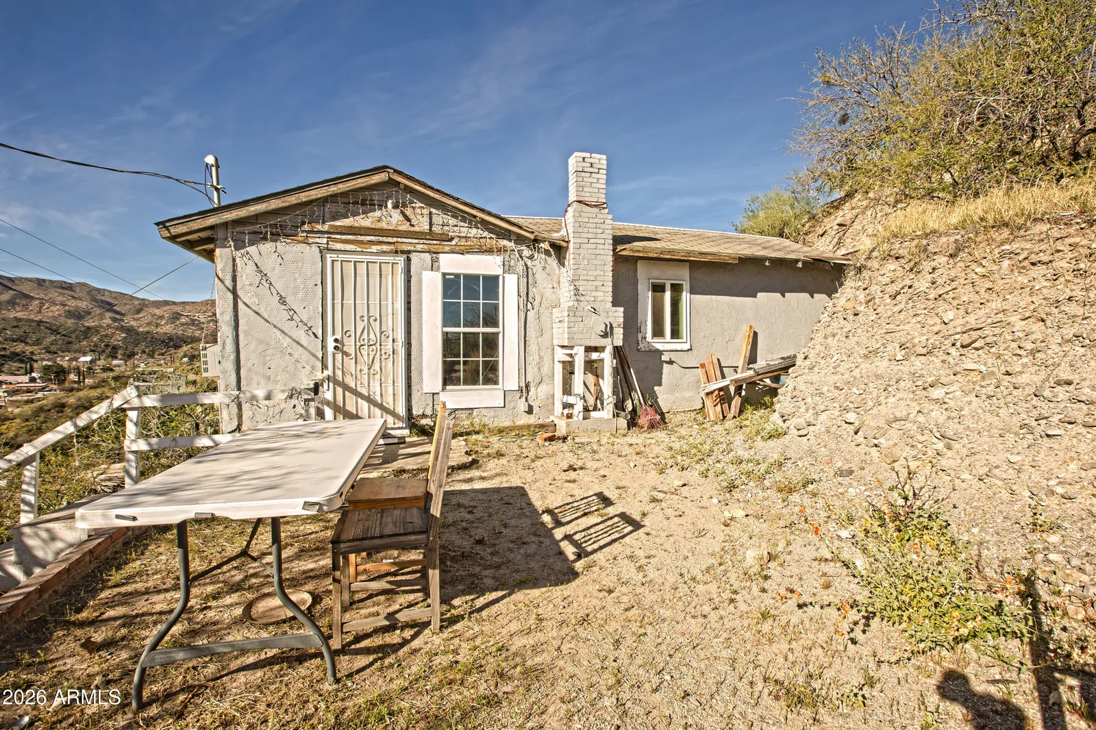 512 W Pinto Street, Miami, AZ 85539 — Photo 1 of 27
