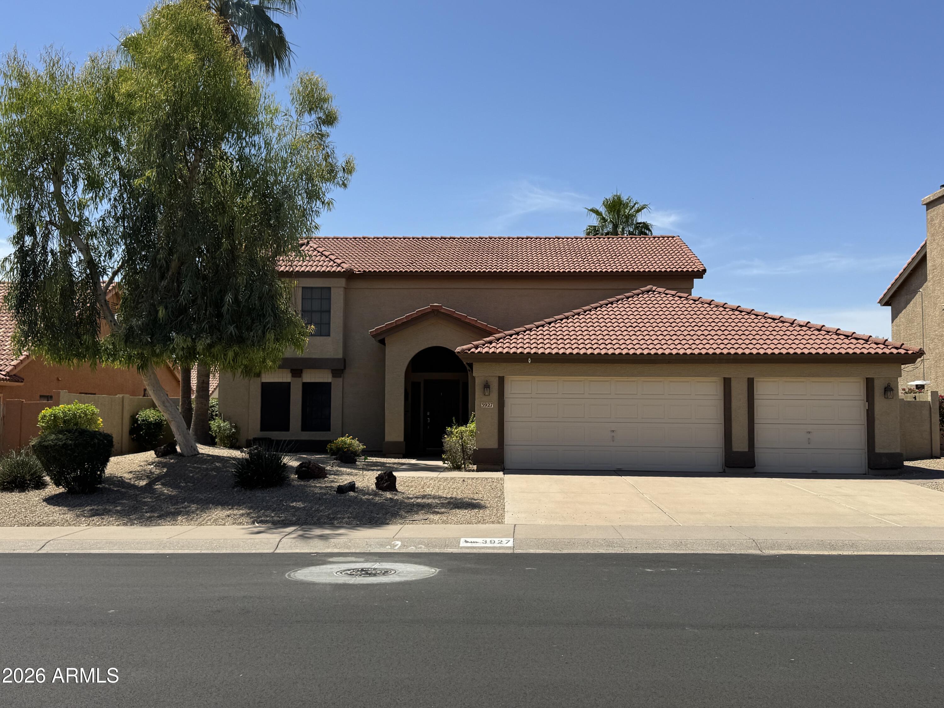 3927 E LAVENDER Lane, Phoenix, AZ 85044 — Photo 1 of 63
