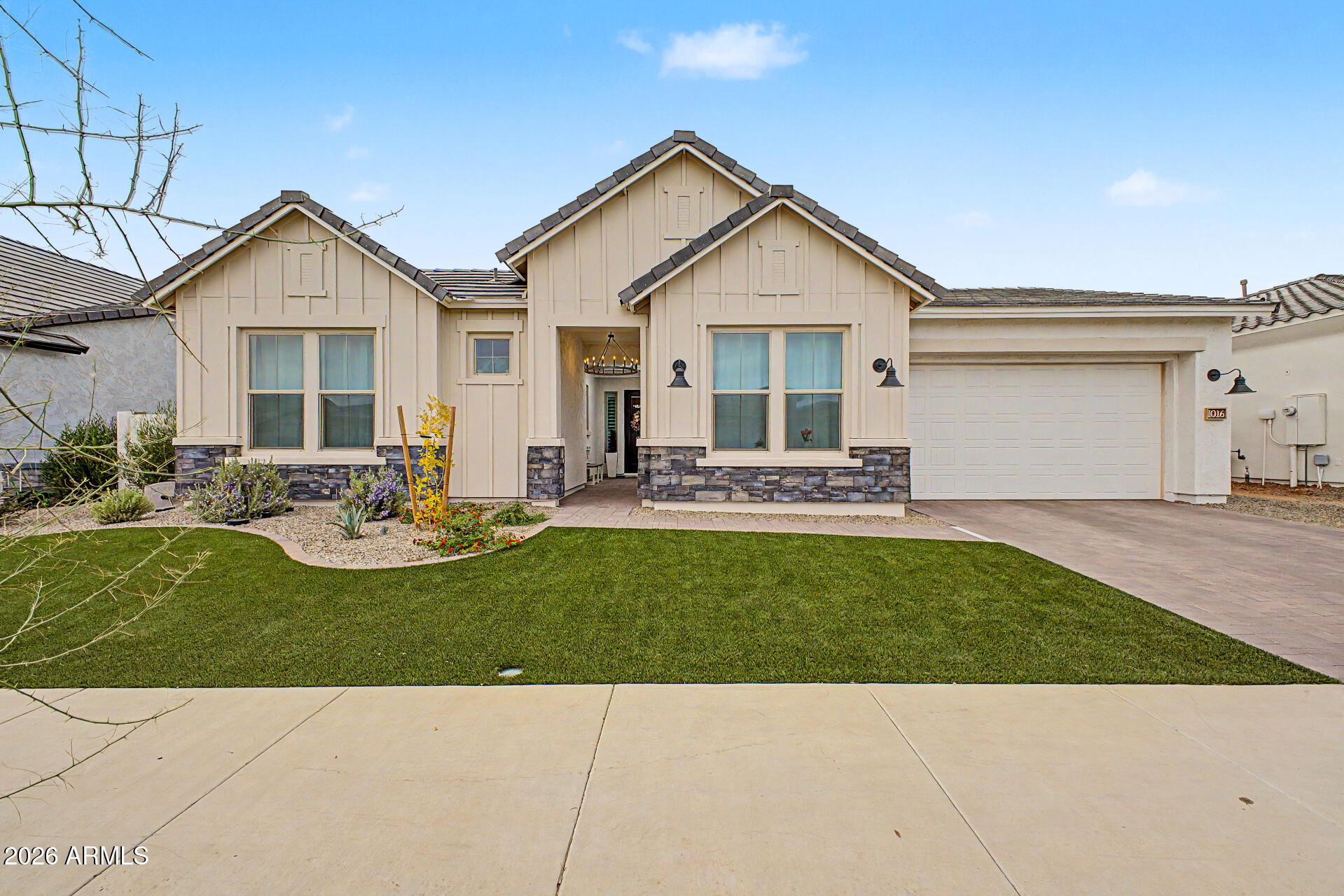 1016 W RIDGE Road, Apache Junction, AZ 85120 — Photo 1 of 20