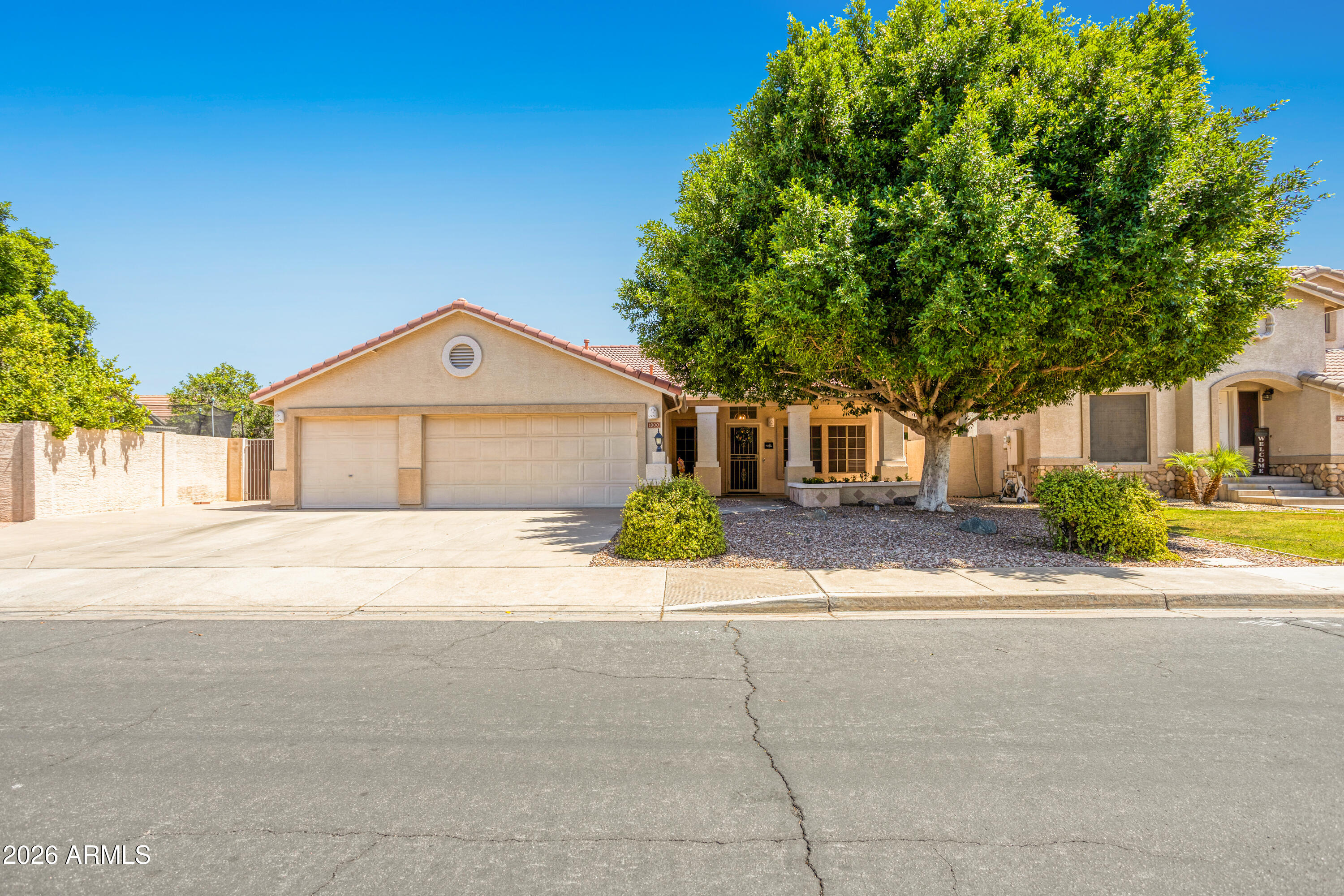 1800 E SAGEBRUSH Street, Gilbert, AZ 85296 — Photo 1 of 8