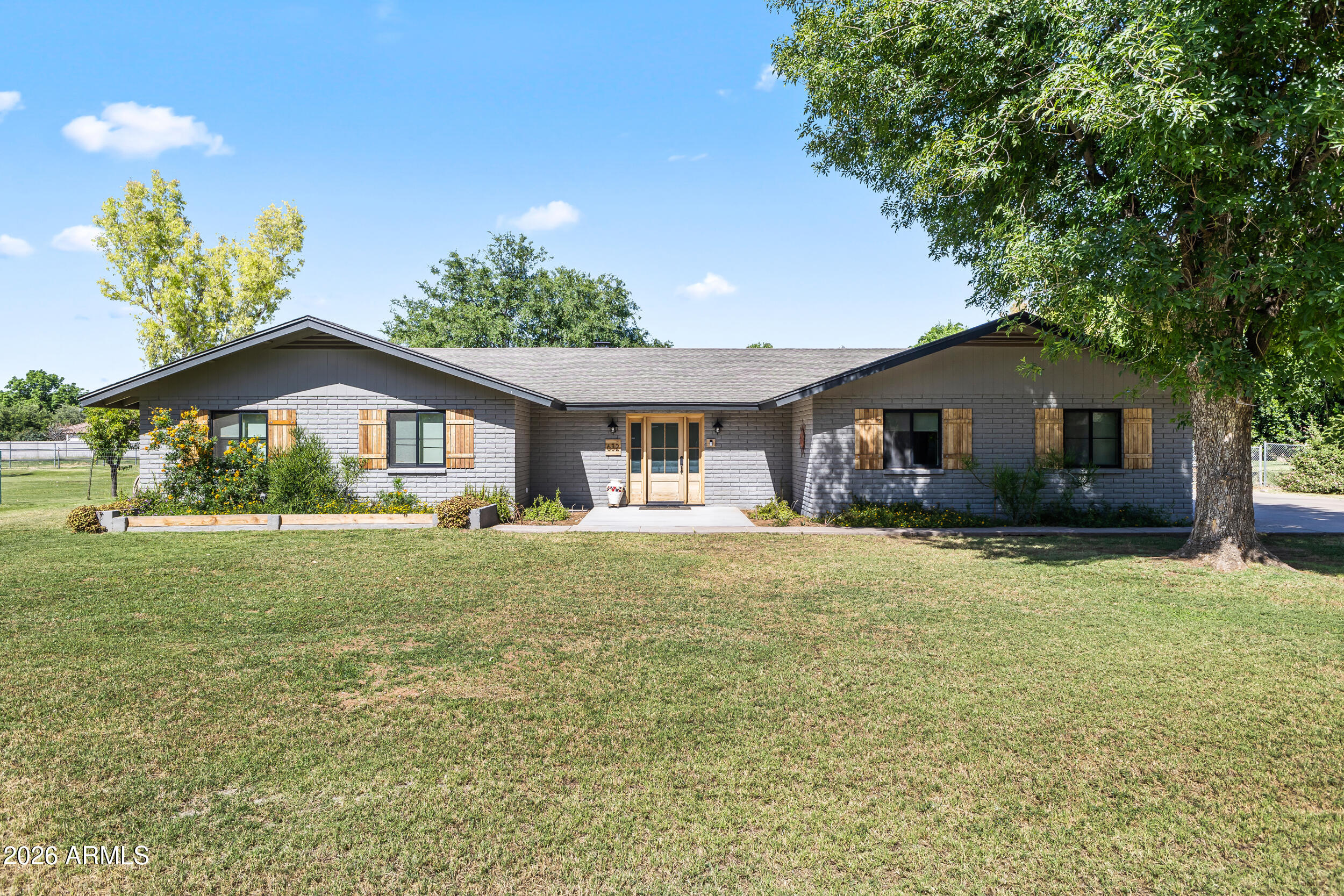 632 S PANDORA Drive, Gilbert, AZ 85296 — Photo 1 of 48