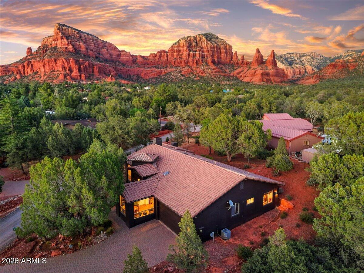 20 Fawn Spur, Sedona, AZ 86336 — Photo 1 of 54