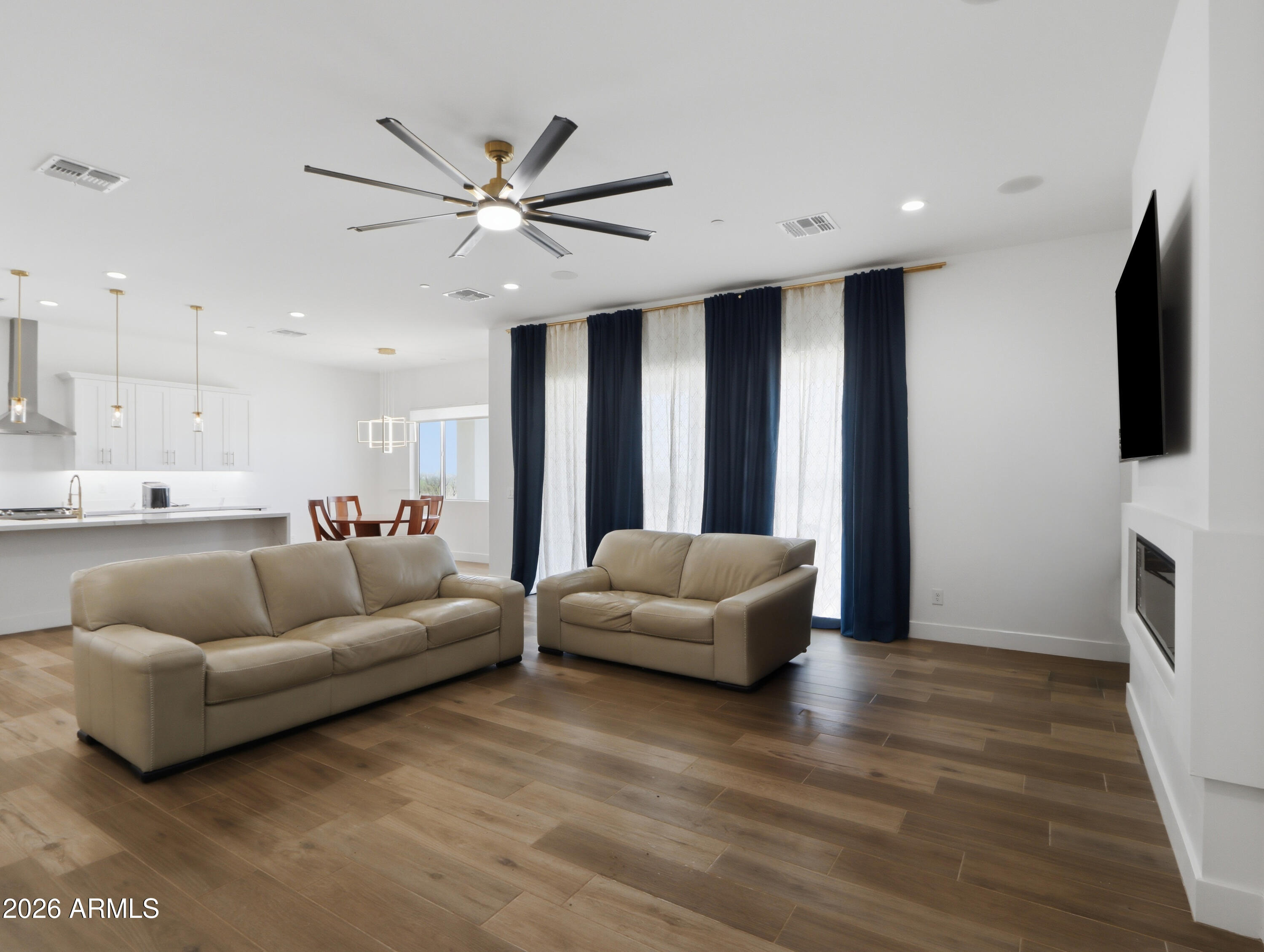 Thumbnail 38