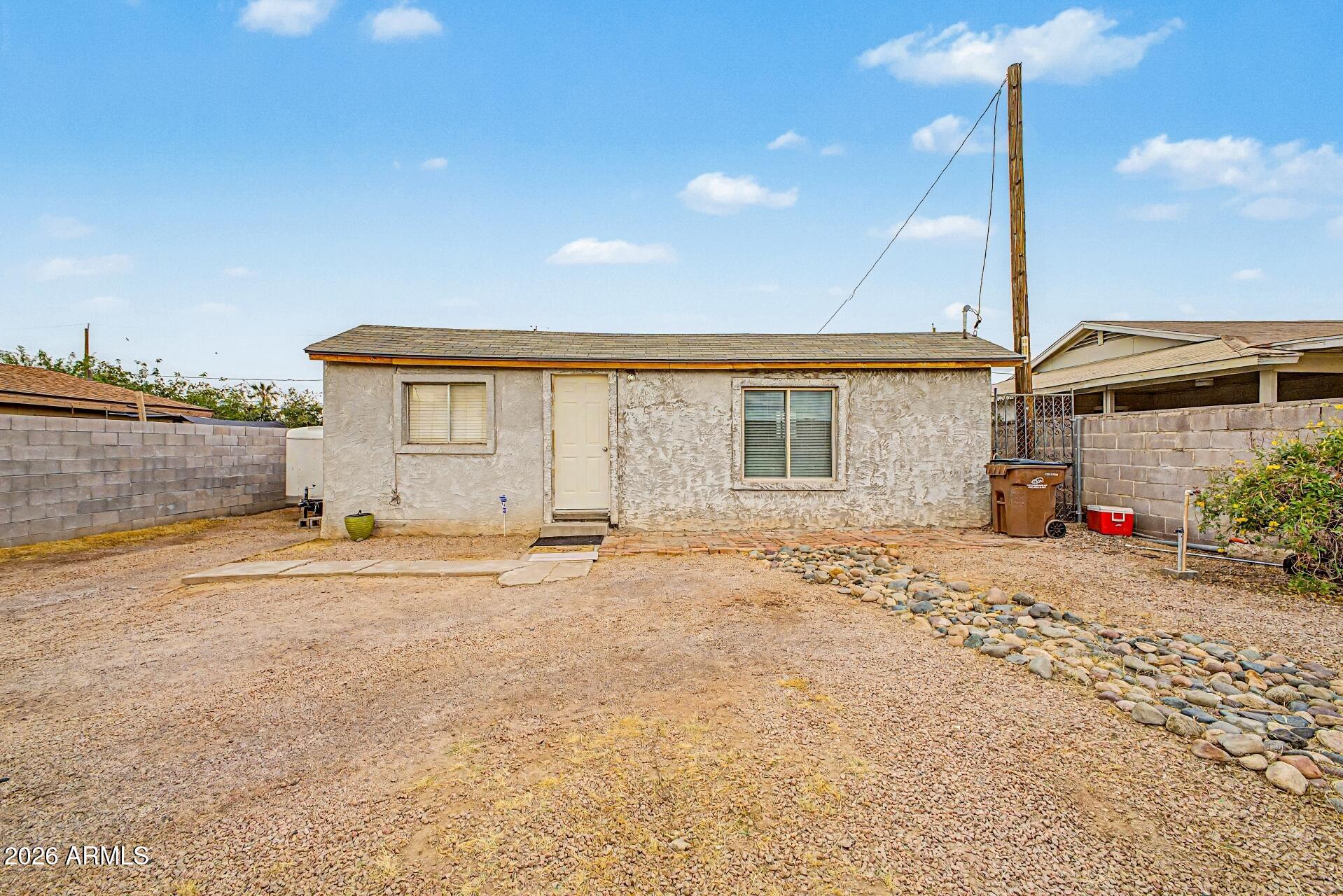 8211 S CALLE BELLA Vista, Guadalupe, AZ 85283 — Photo 1 of 15