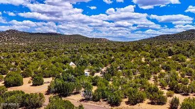 15 County Road, Vernon, AZ 85940