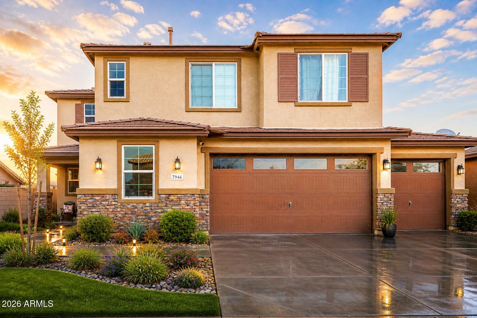 7946 W ENCINAS Lane, Phoenix, AZ 85043 — Photo 1 of 46