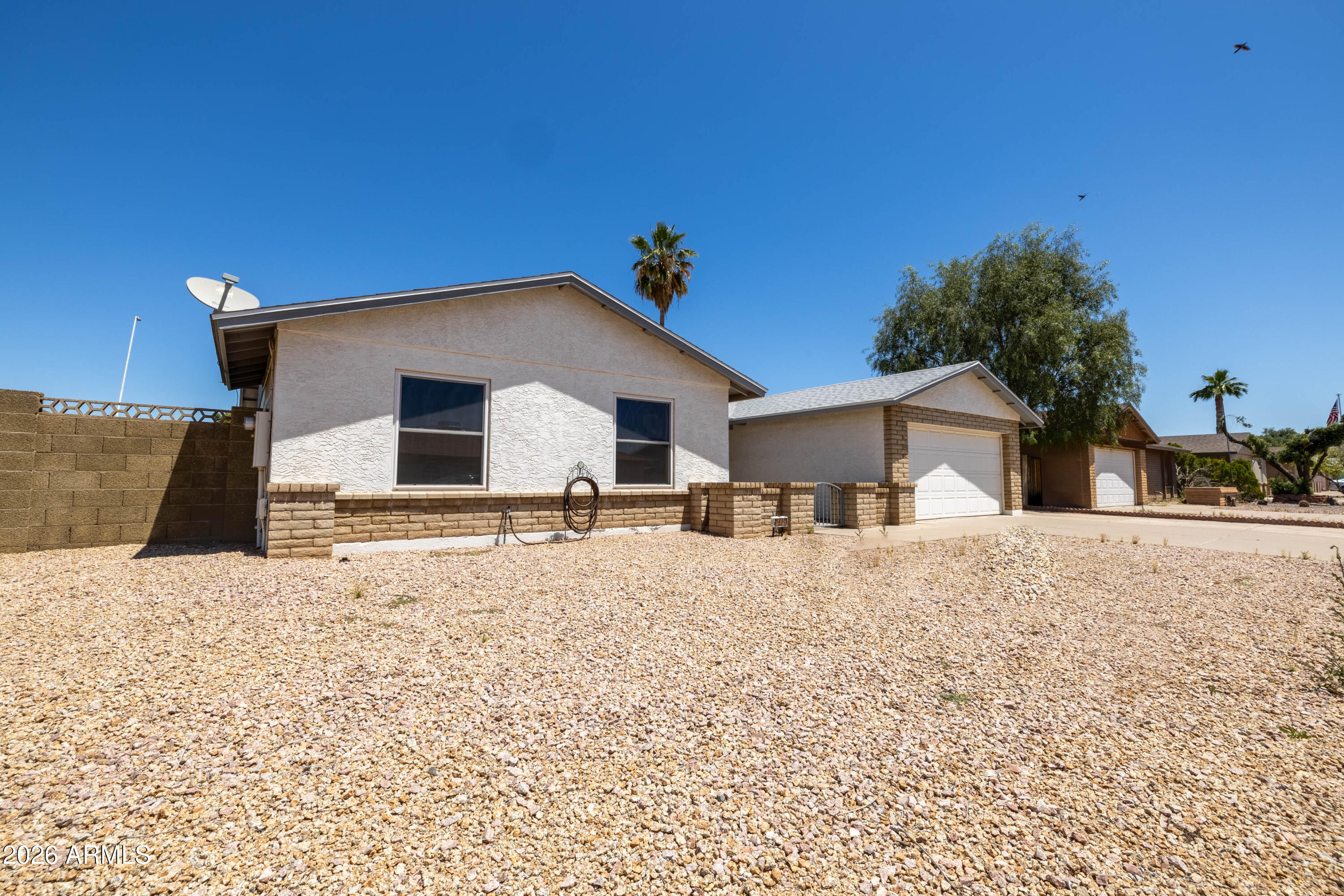 2418 W BROOKS Street, Chandler, AZ 85224 — Photo 1 of 36