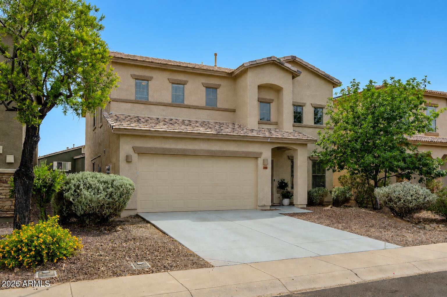 3751 W WHITMAN Drive, Anthem, AZ 85086 — Photo 1 of 40