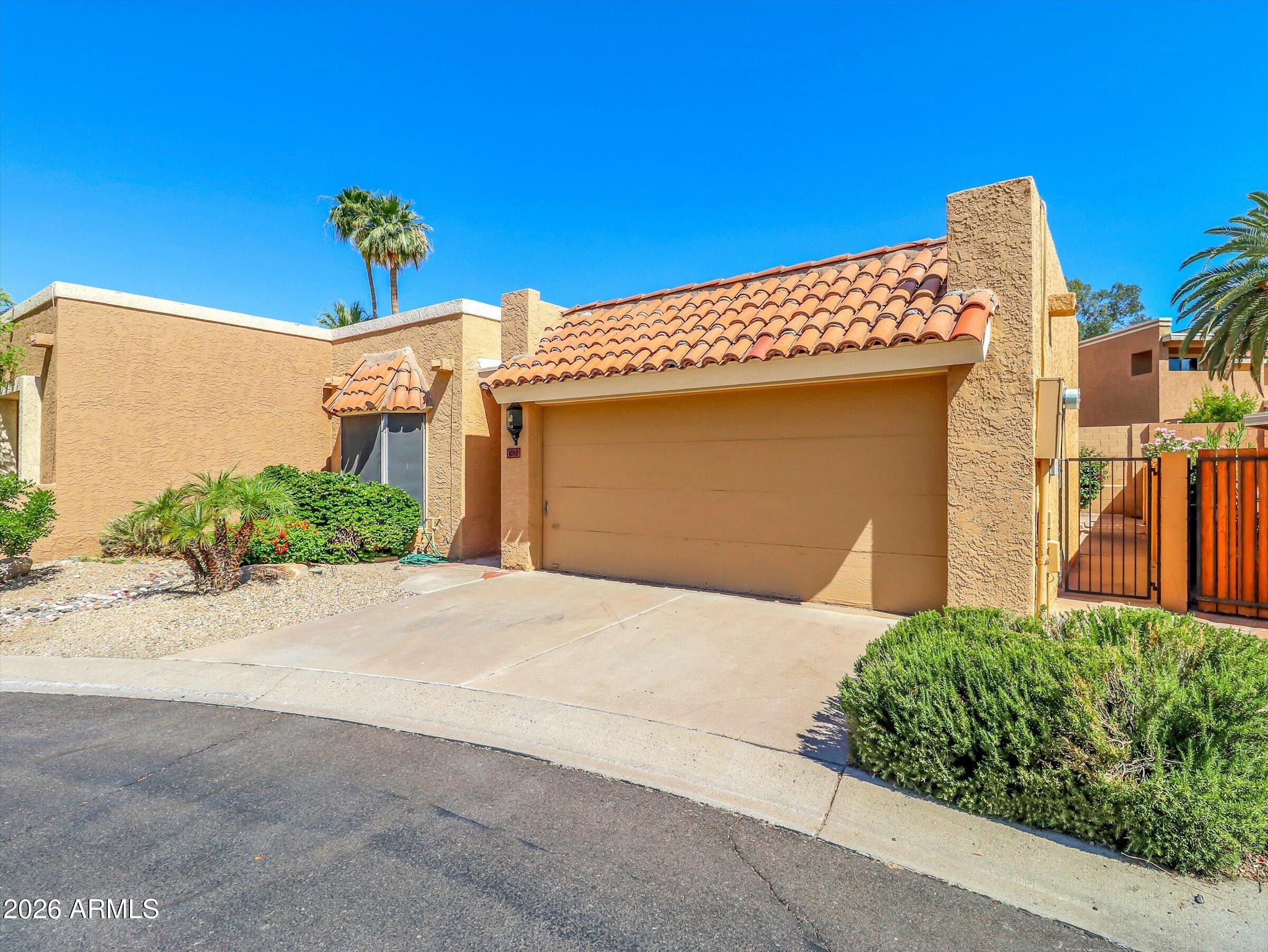 1010 E BECKER Lane, Phoenix, AZ 85020 — Photo 1 of 35