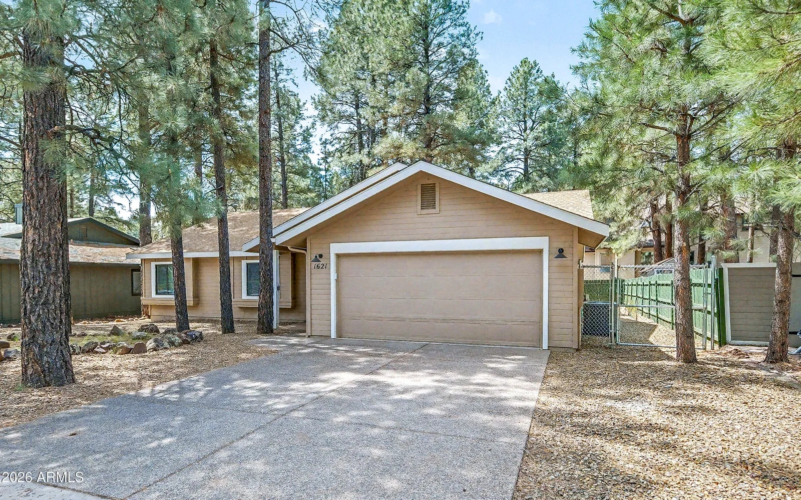 1621 W UNIVERSITY HEIGHTS Drive, Flagstaff, AZ 86005 — Photo 1 of 30