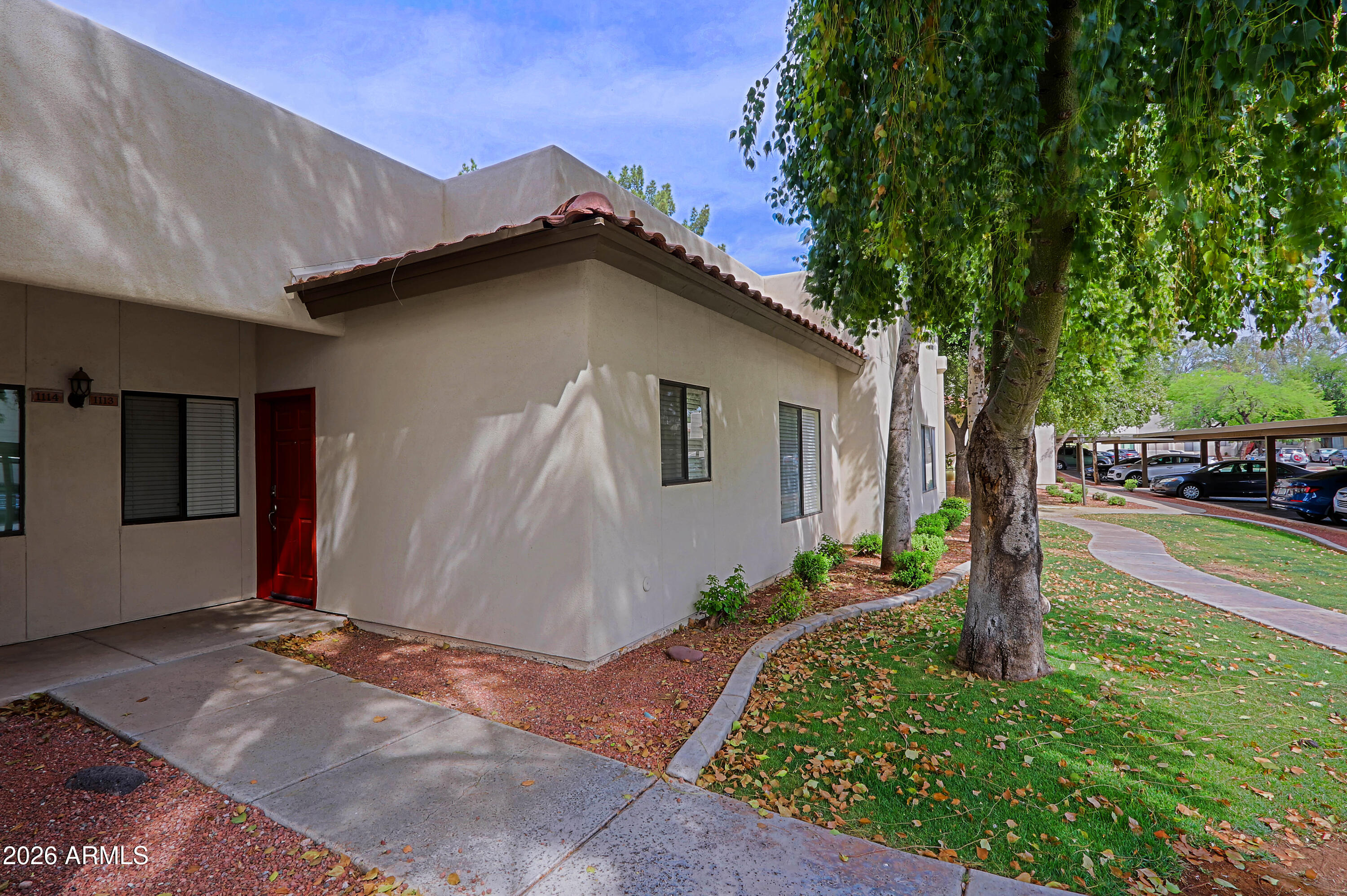 750 E NORTHERN Avenue 1113, Phoenix, AZ 85020 — Photo 1 of 26