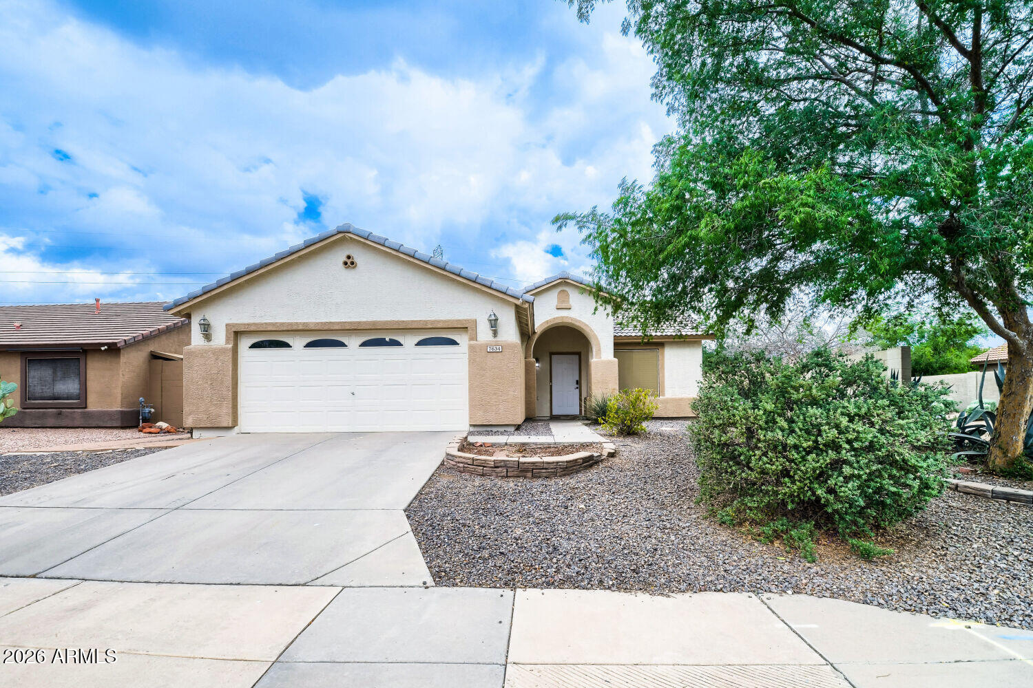 7634 E DOVER Street, Mesa, AZ 85207 — Photo 1 of 28