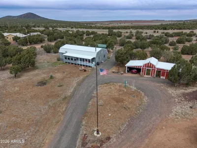 5 Co Rd 3171, Vernon, AZ 85940