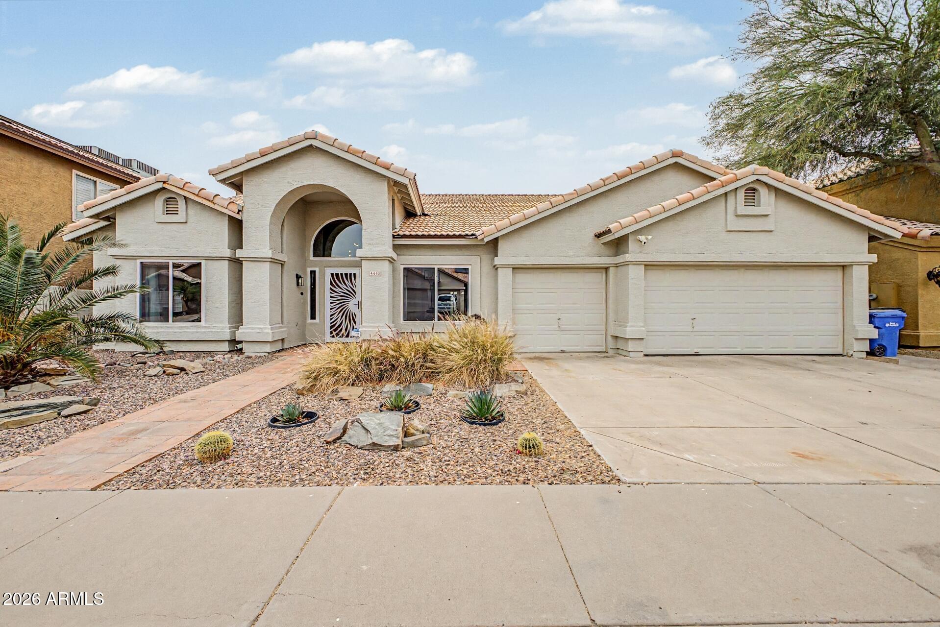 4445 W FALLEN LEAF Lane, Glendale, AZ 85310 — Photo 1 of 24