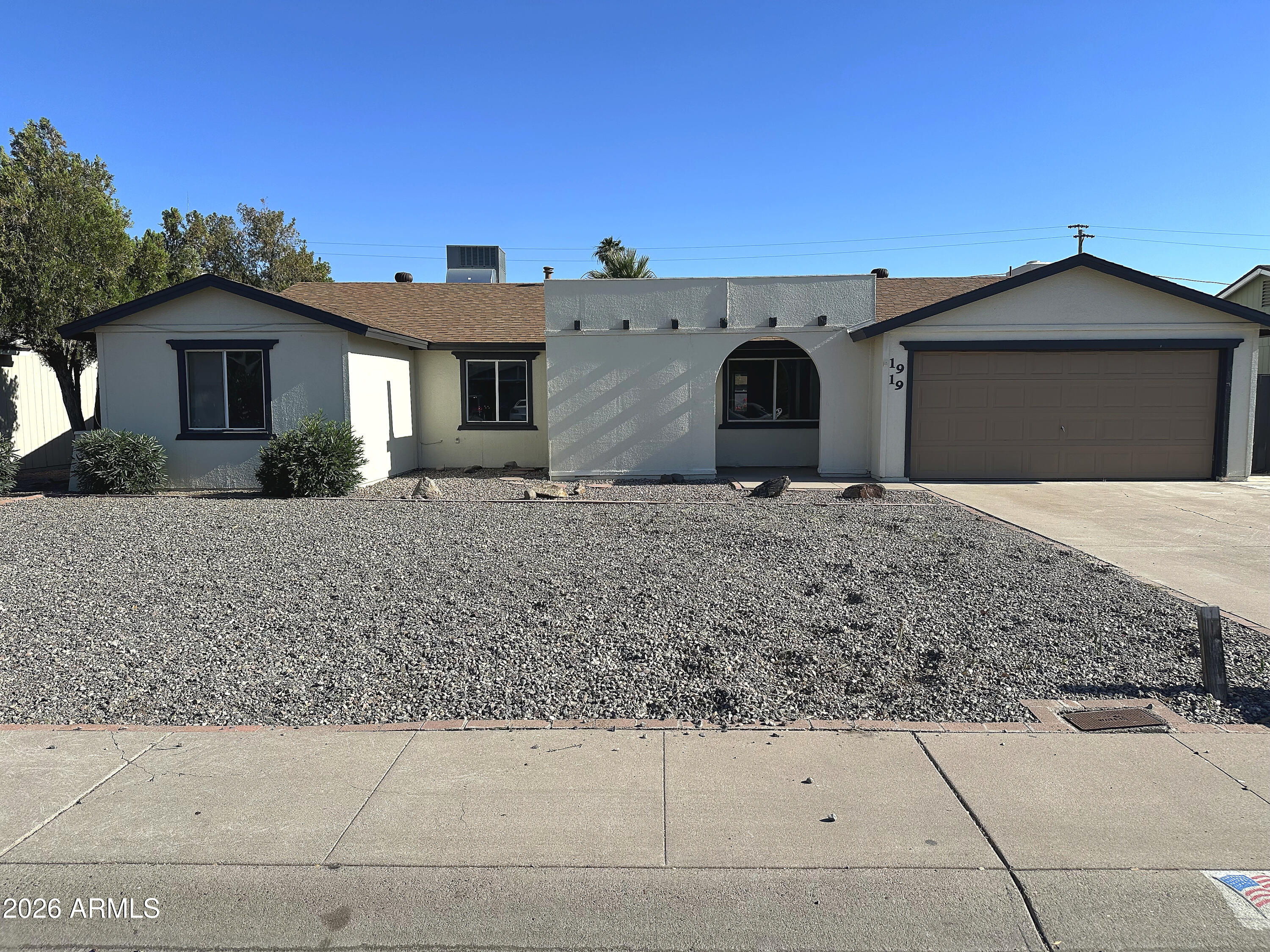 1919 W VOLTAIRE Avenue, Phoenix, AZ 85029 — Photo 1 of 18