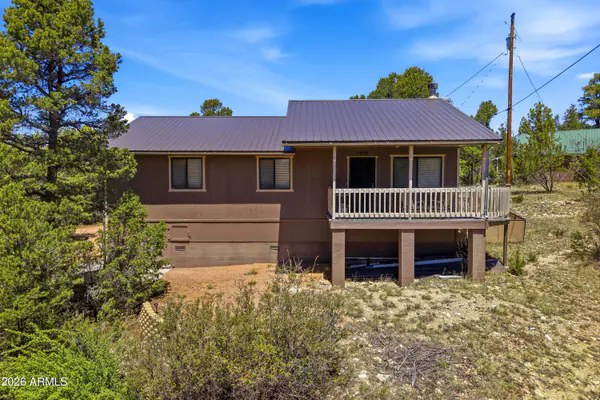 1992 RED DEER Run, Overgaard, AZ 85933