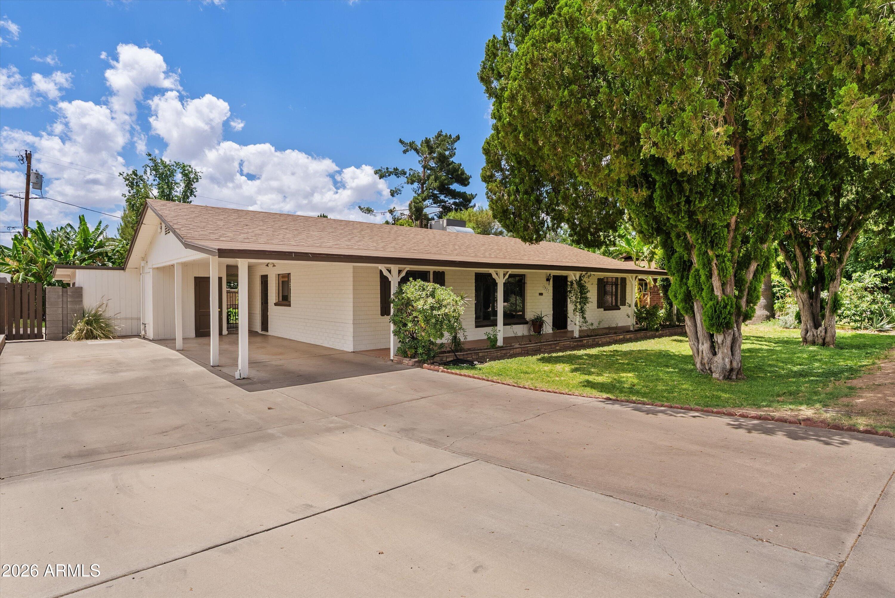 3827 E WELDON Avenue, Phoenix, AZ 85018 — Photo 1 of 39