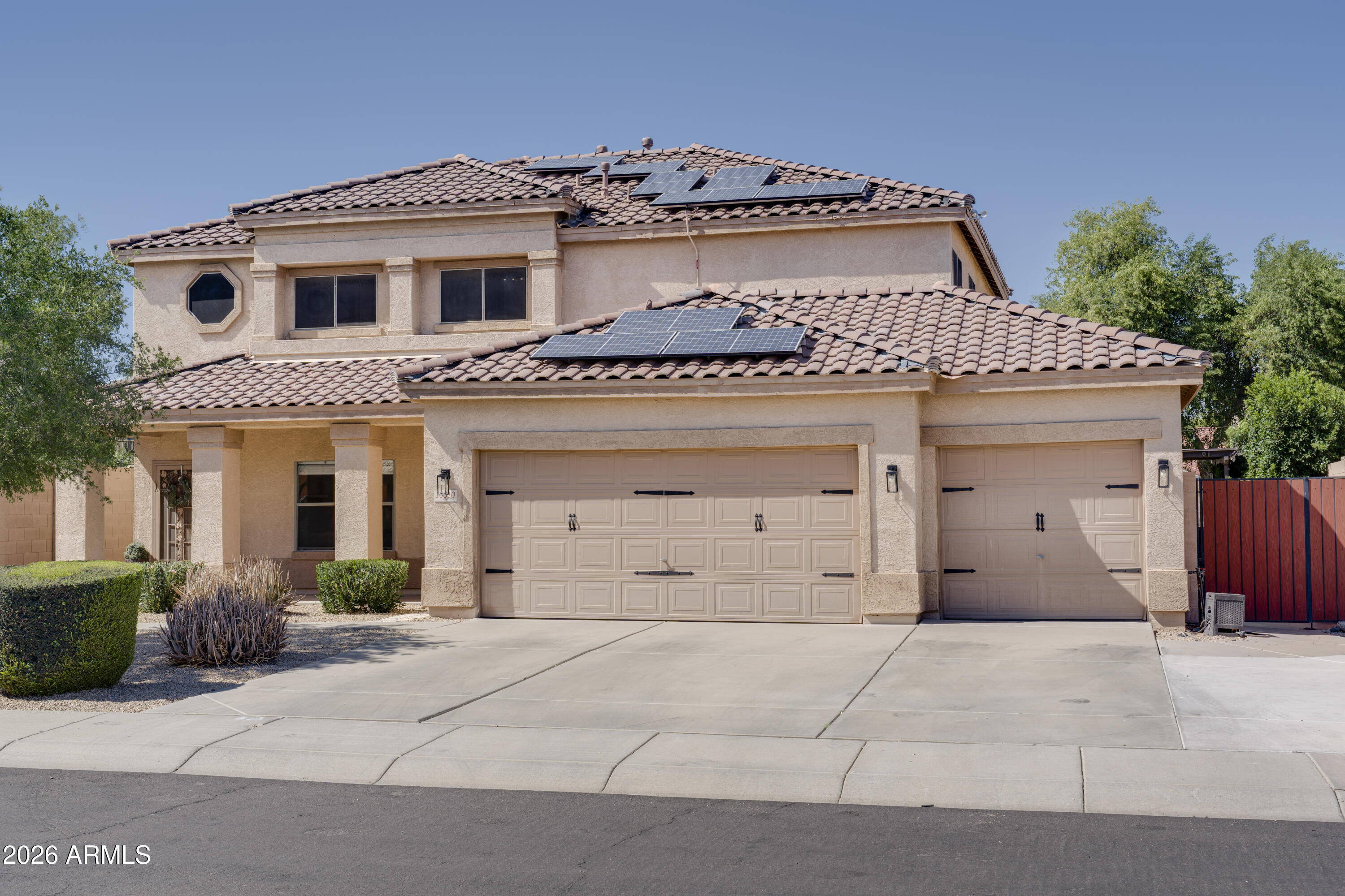 10610 W COUNTRY CLUB Trail, Peoria, AZ 85383 — Photo 1 of 57