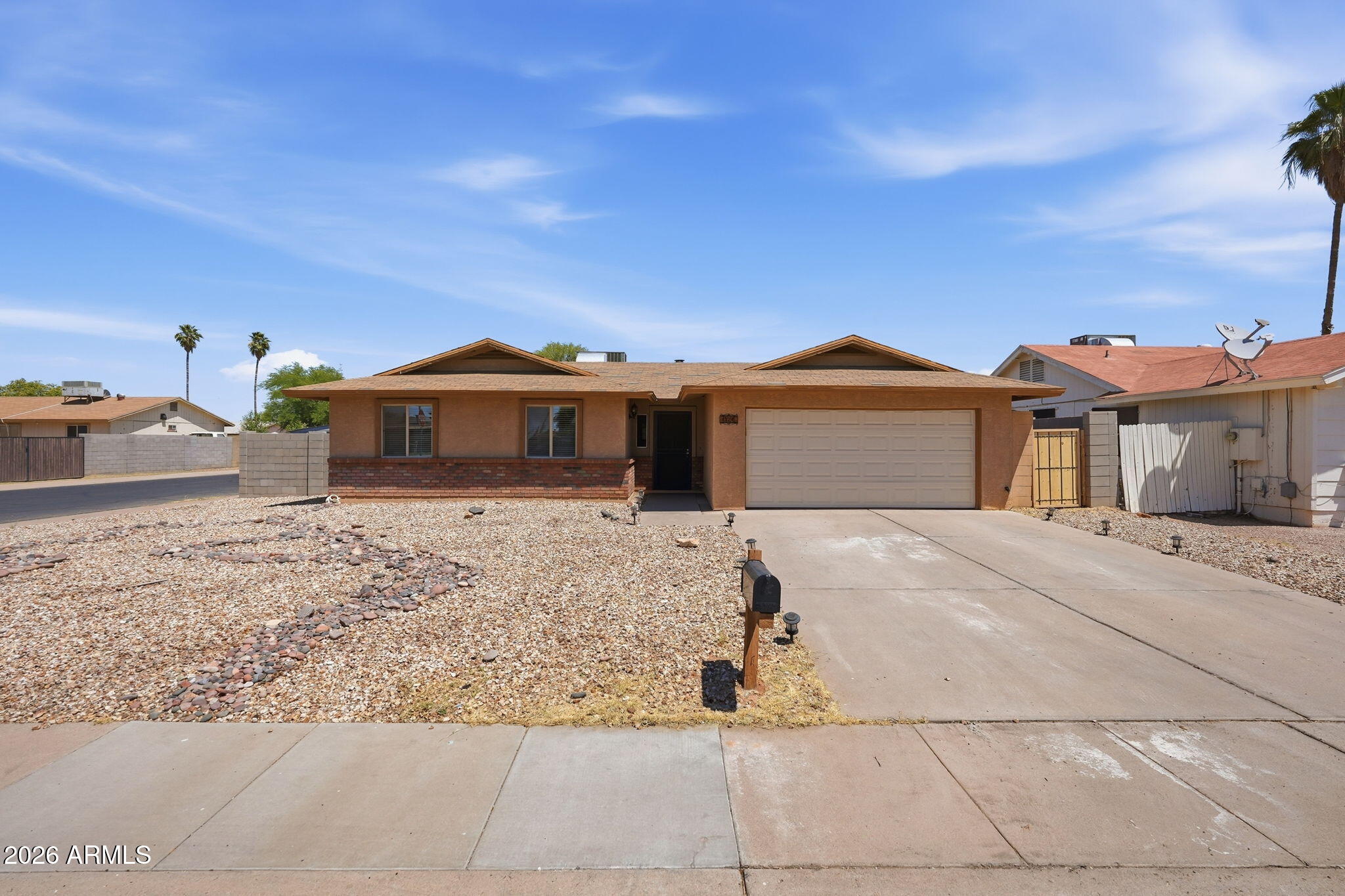 324 W SCOTT Avenue, Gilbert, AZ 85233 — Photo 1 of 32