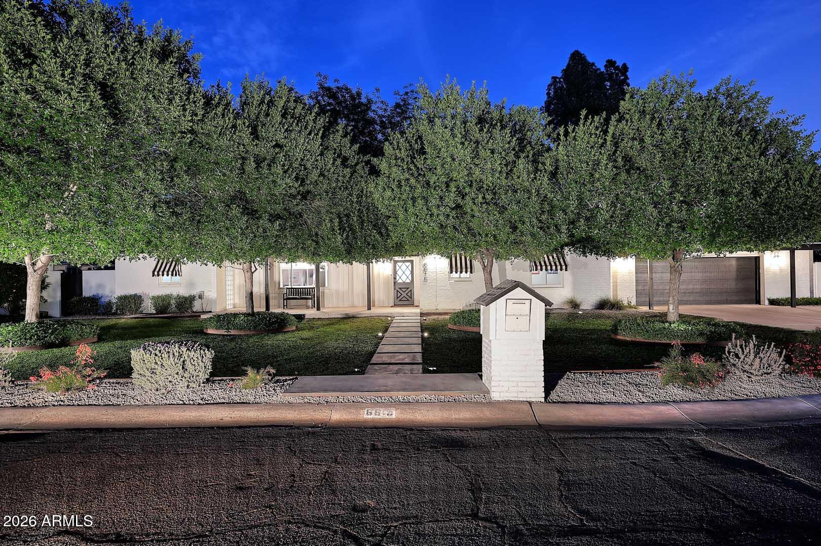6815 N 2ND Street, Phoenix, AZ 85012 — Photo 1 of 98