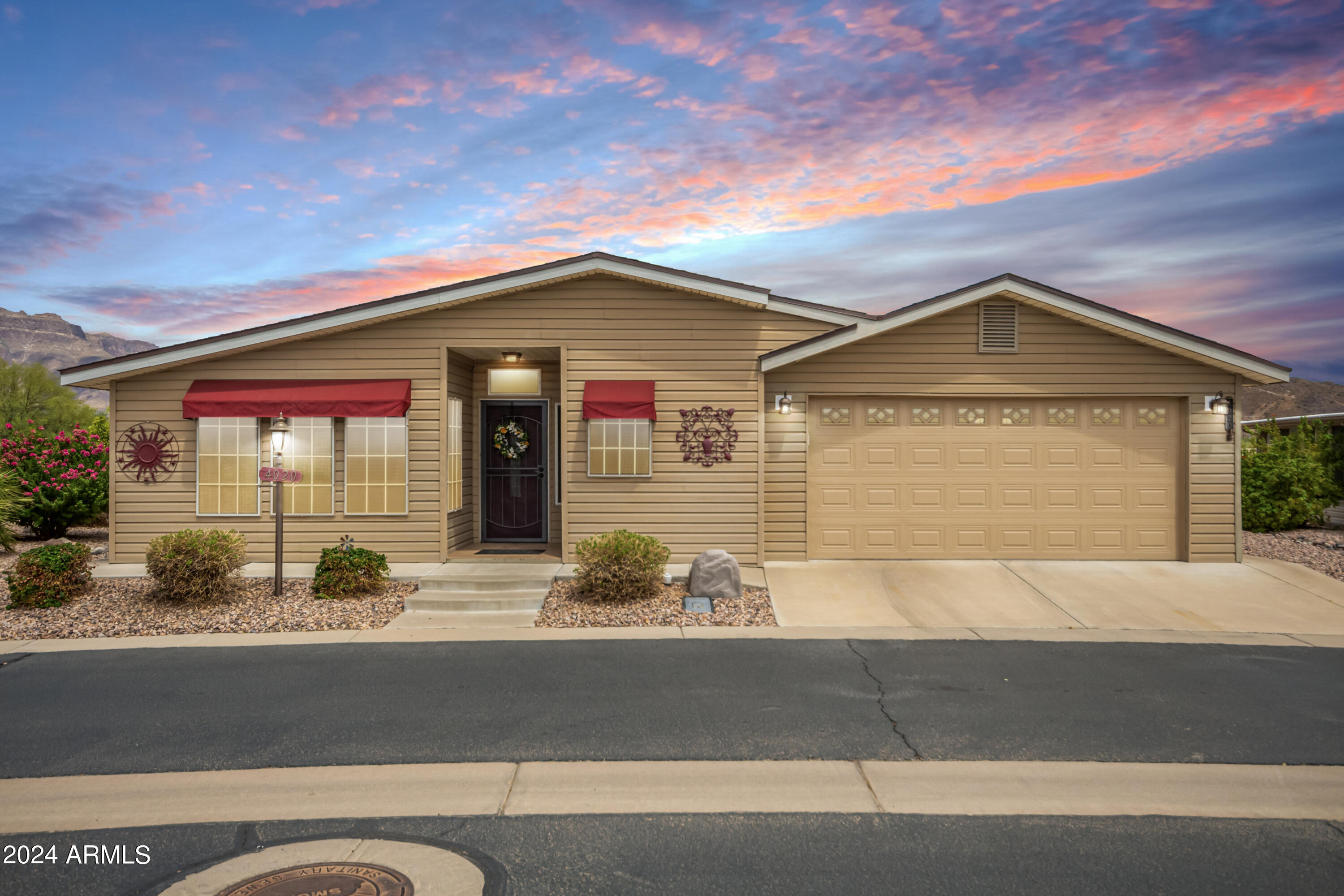 3301 S GOLDFIELD Road 4020, Apache Junction, AZ 85119 — Photo 1 of 37