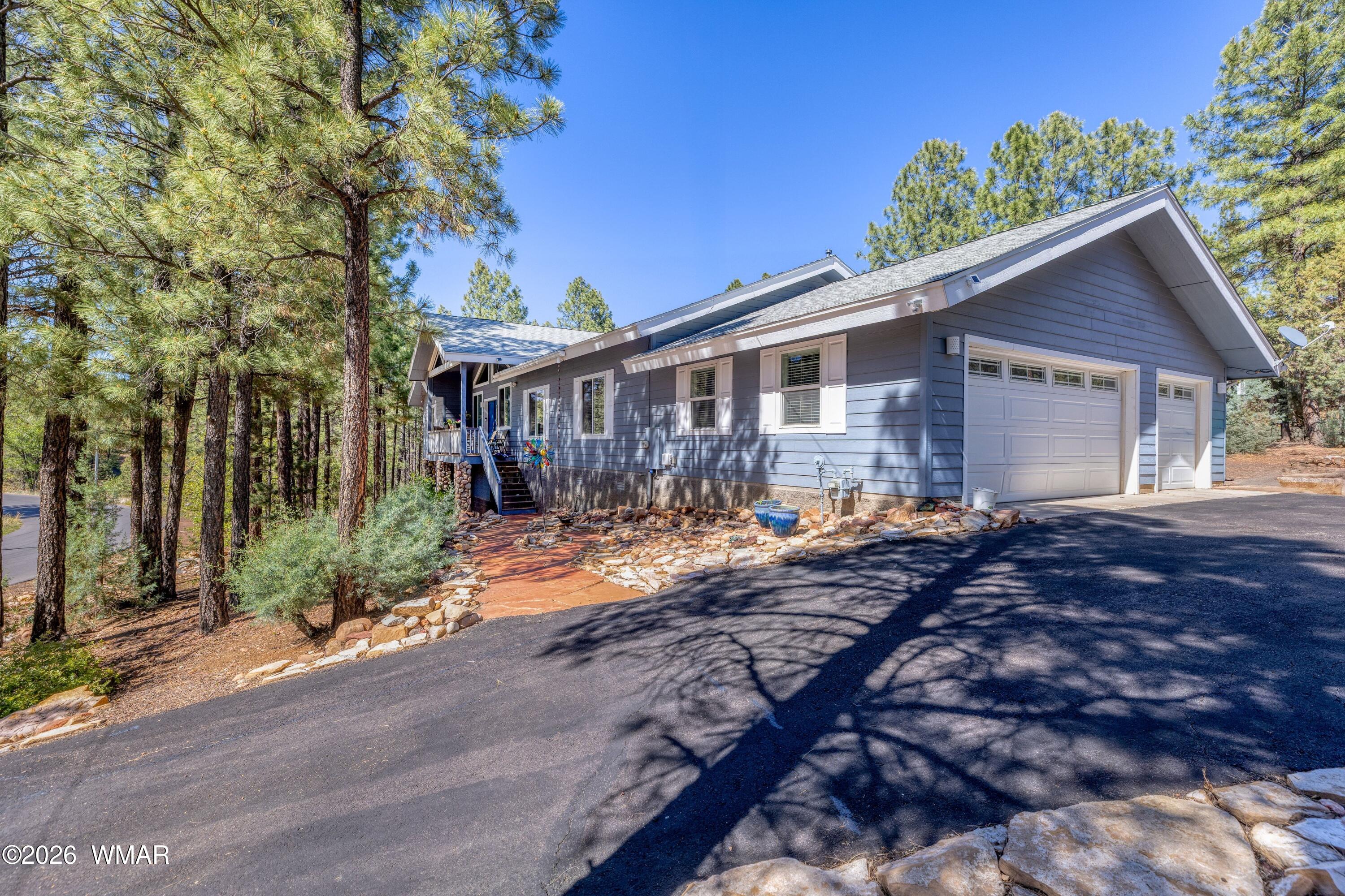 1521 N 36Th Drive, Show Low, AZ 85901 — Photo 1 of 30