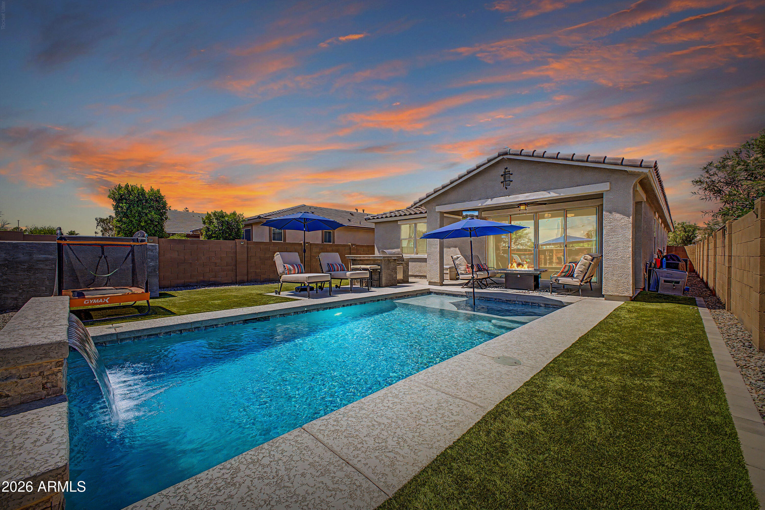 725 E LIBERTY Lane, Gilbert, AZ 85296 — Photo 1 of 39