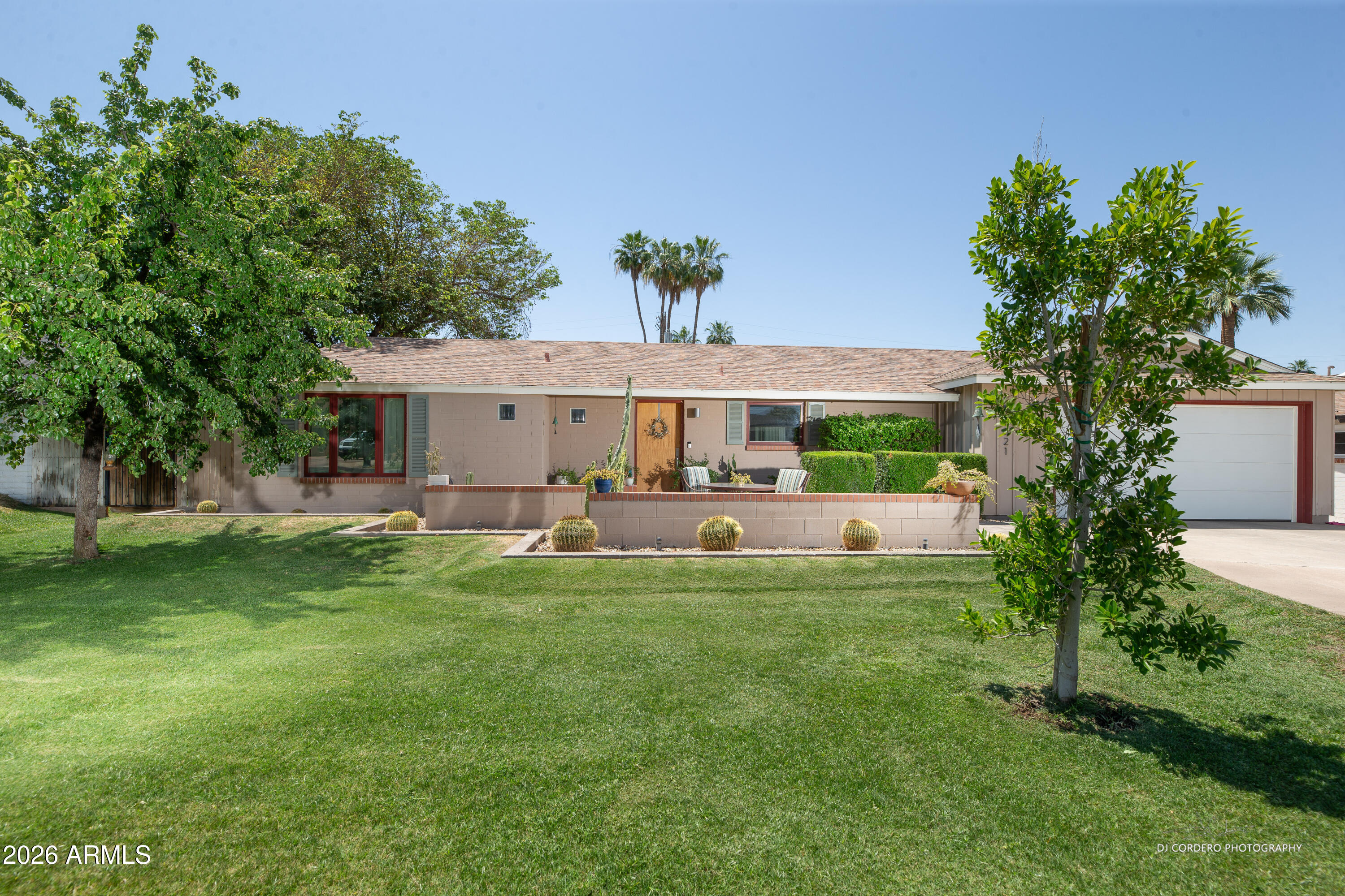 821 E Desert Park Lane, Phoenix, AZ 85020 — Photo 1 of 48