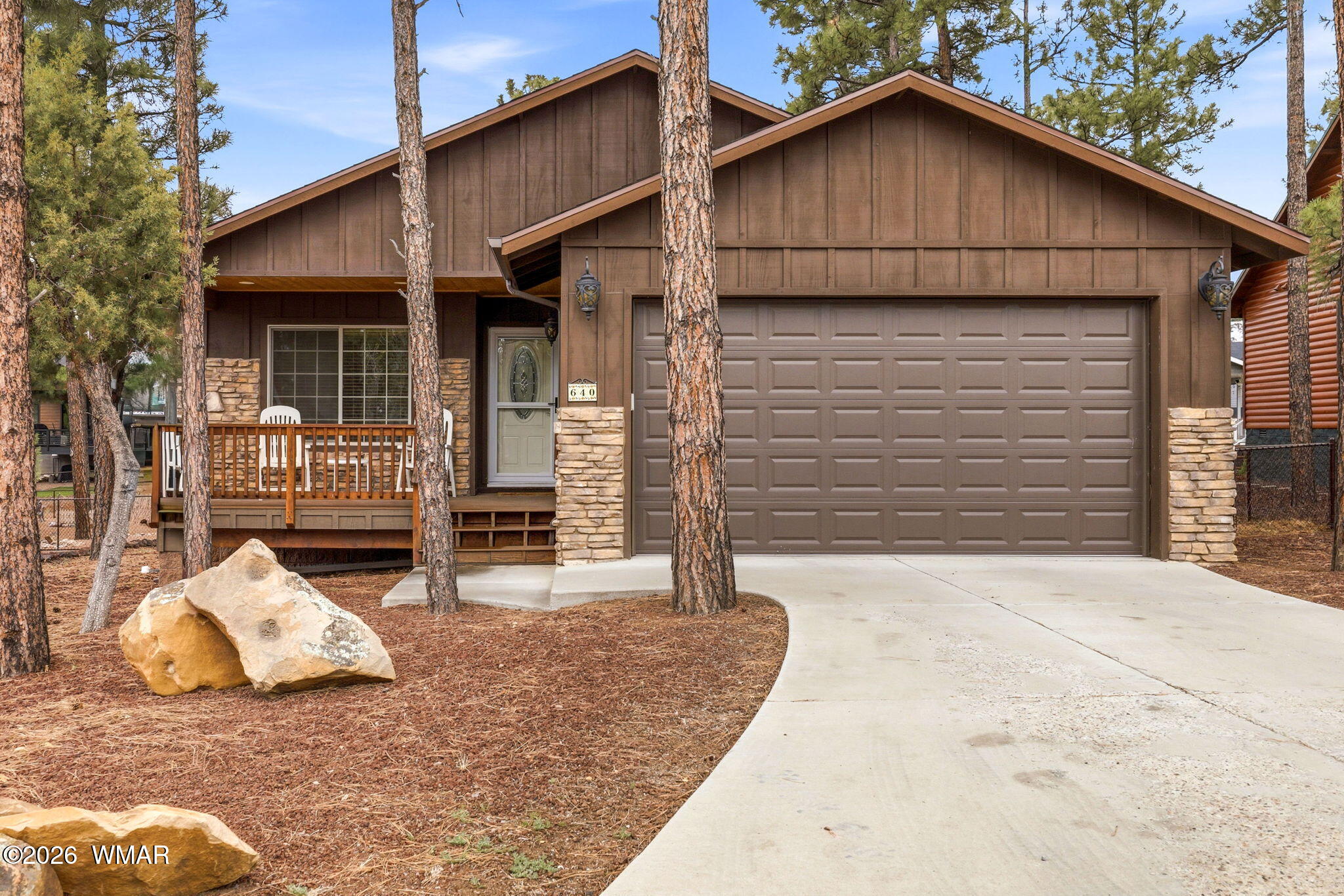 640 S Mountain Pines Avenue, Show Low, AZ 85901 — Photo 1 of 36