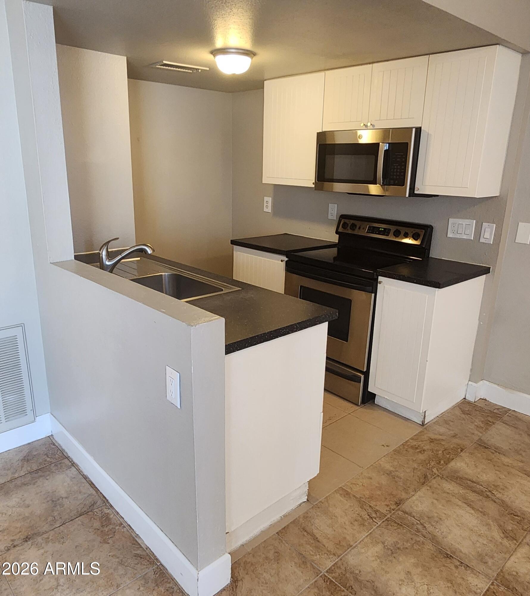 2132 W GLENROSA Avenue B78, Phoenix, AZ 85015 — Photo 1 of 15