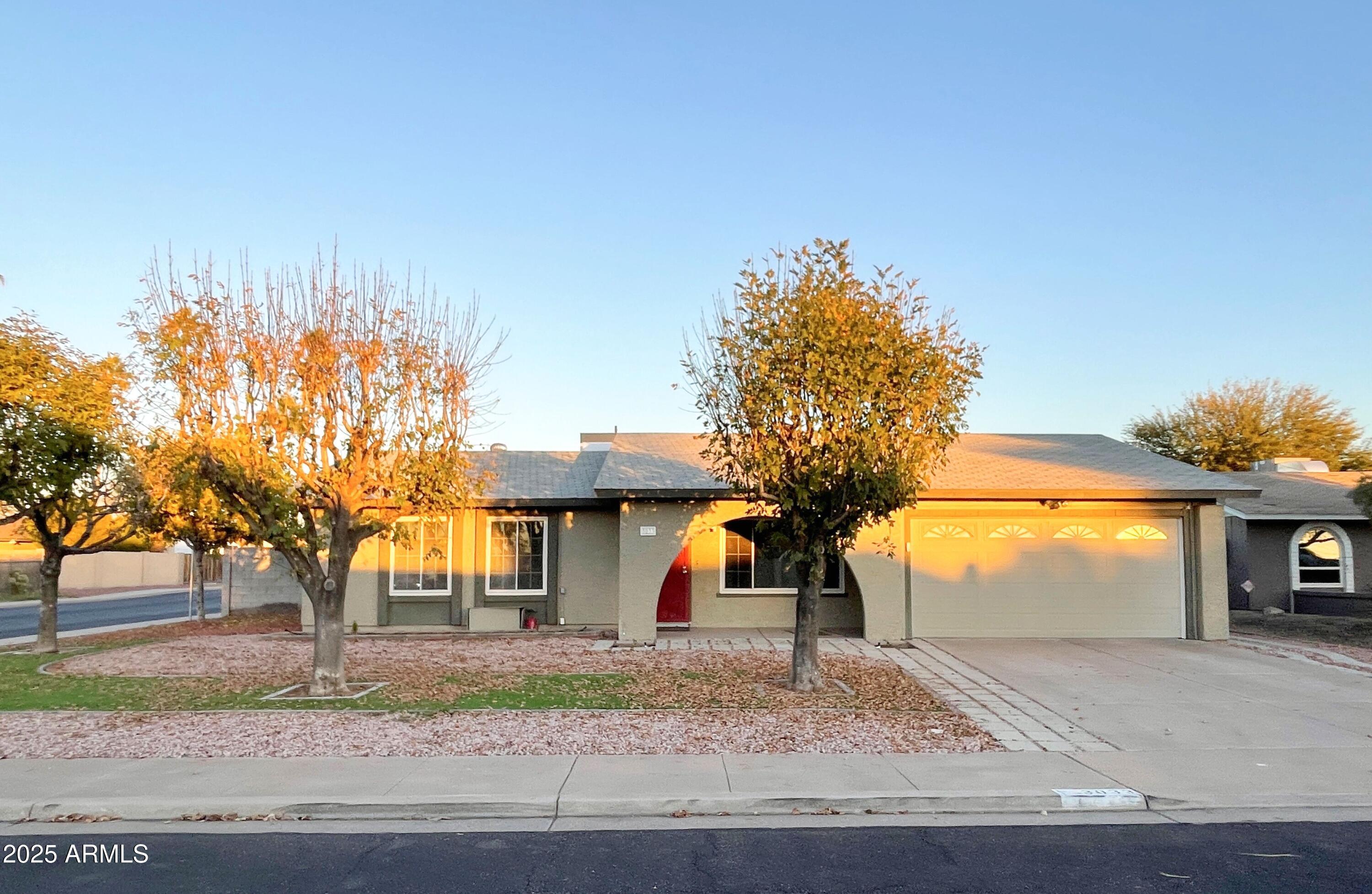 3033 S LONGMORE, Mesa, AZ 85202 — Photo 1 of 13
