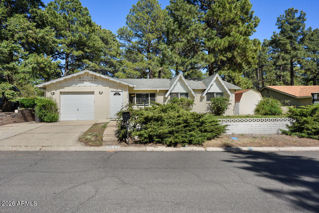 3224 N PATTERSON Boulevard, Flagstaff, AZ 86004 — Photo 1 of 30