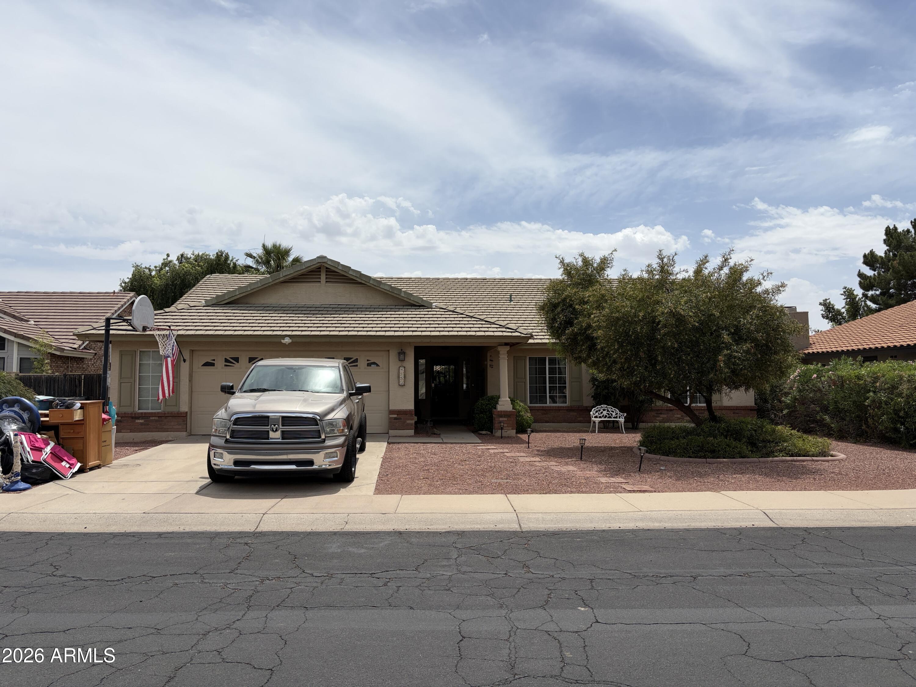4153 W PARK VIEW Lane, Glendale, AZ 85310 — Photo 1 of 2