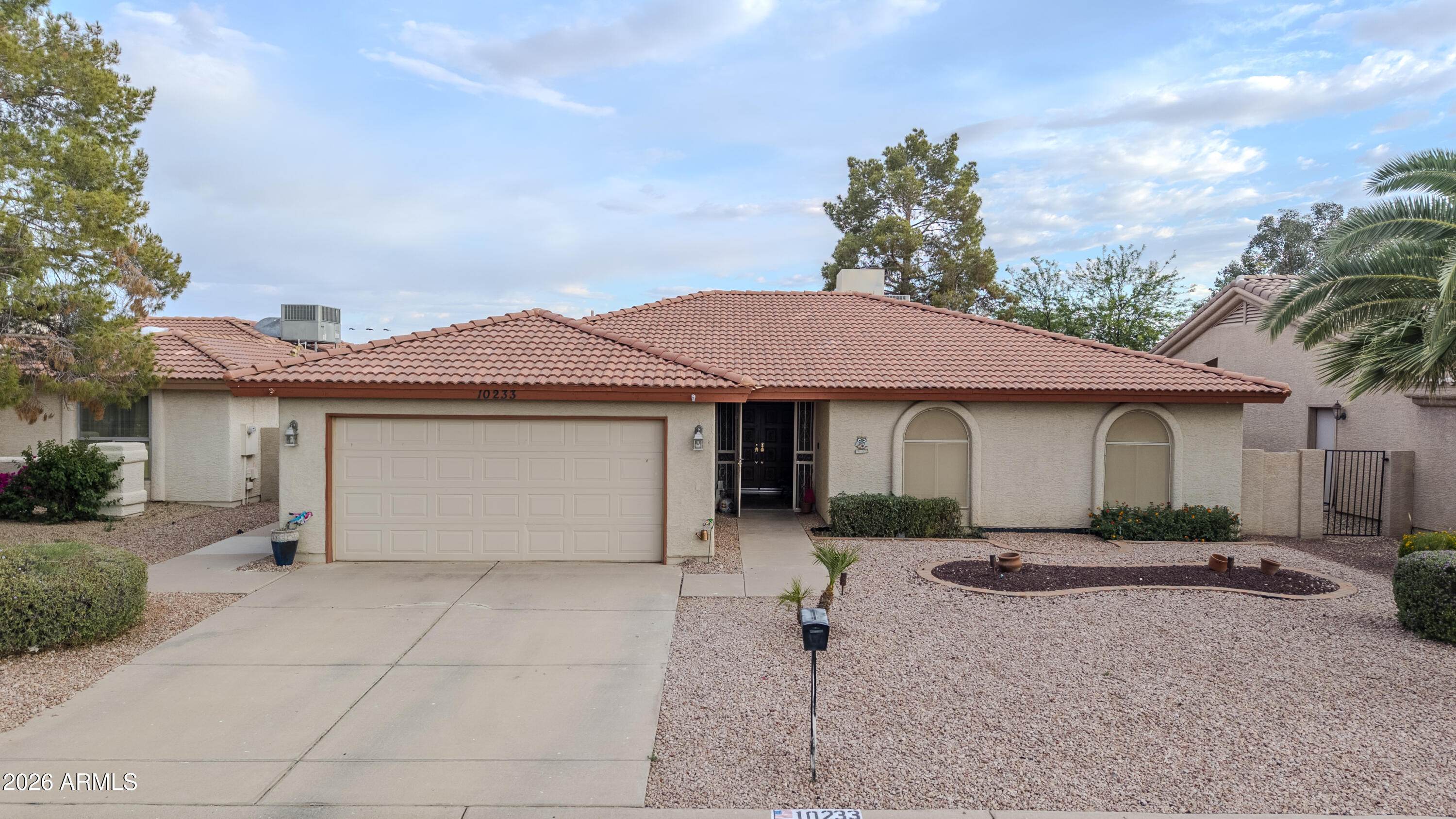 10233 E Navajo Place, Sun Lakes, AZ 85248 — Photo 1 of 25